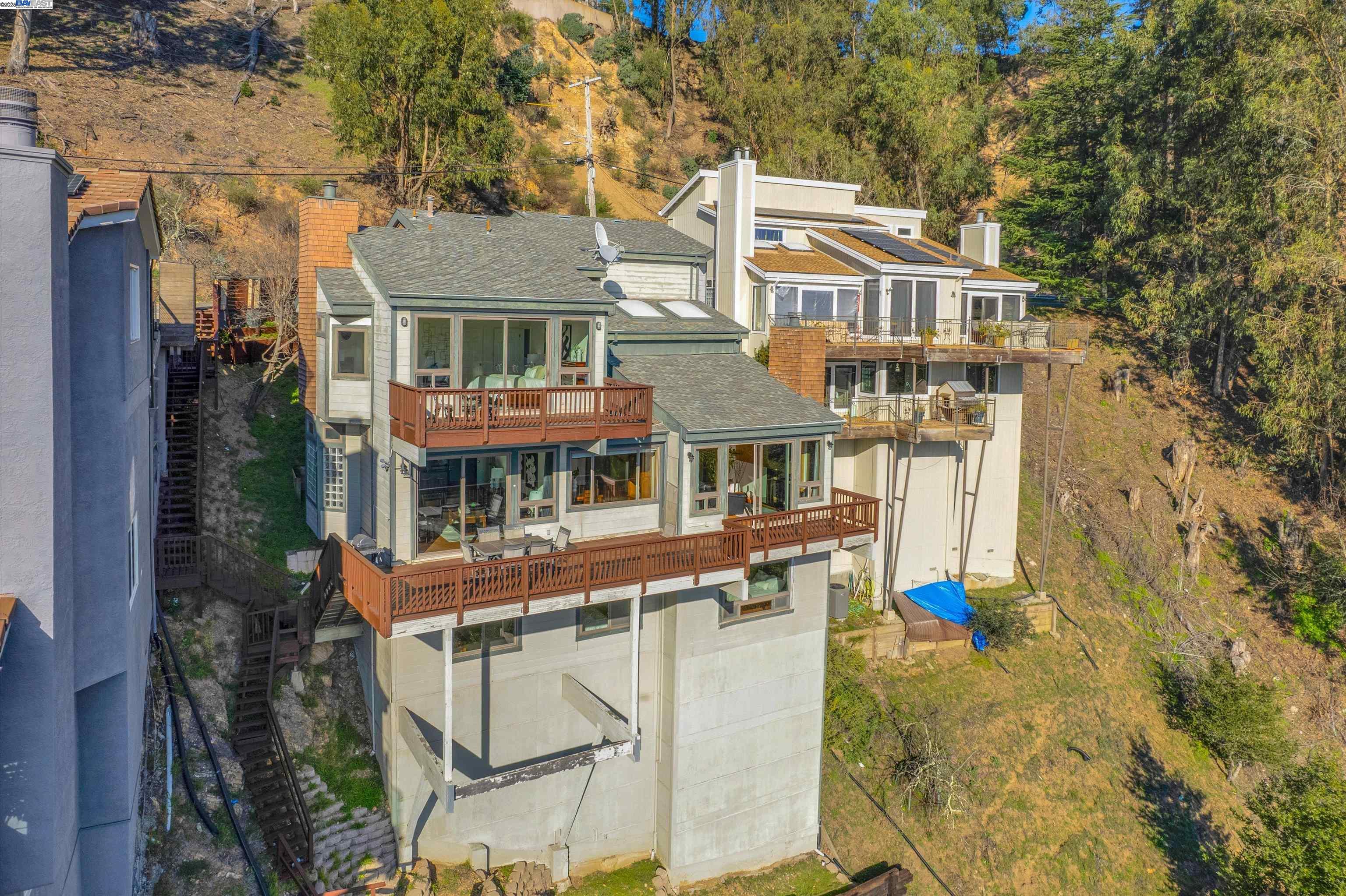 7001 Elverton Dr, Oakland, California 94611, 4 Bedrooms Bedrooms, 9 Rooms Rooms,3 BathroomsBathrooms,Residential,For Sale,7001 Elverton Dr,41096873