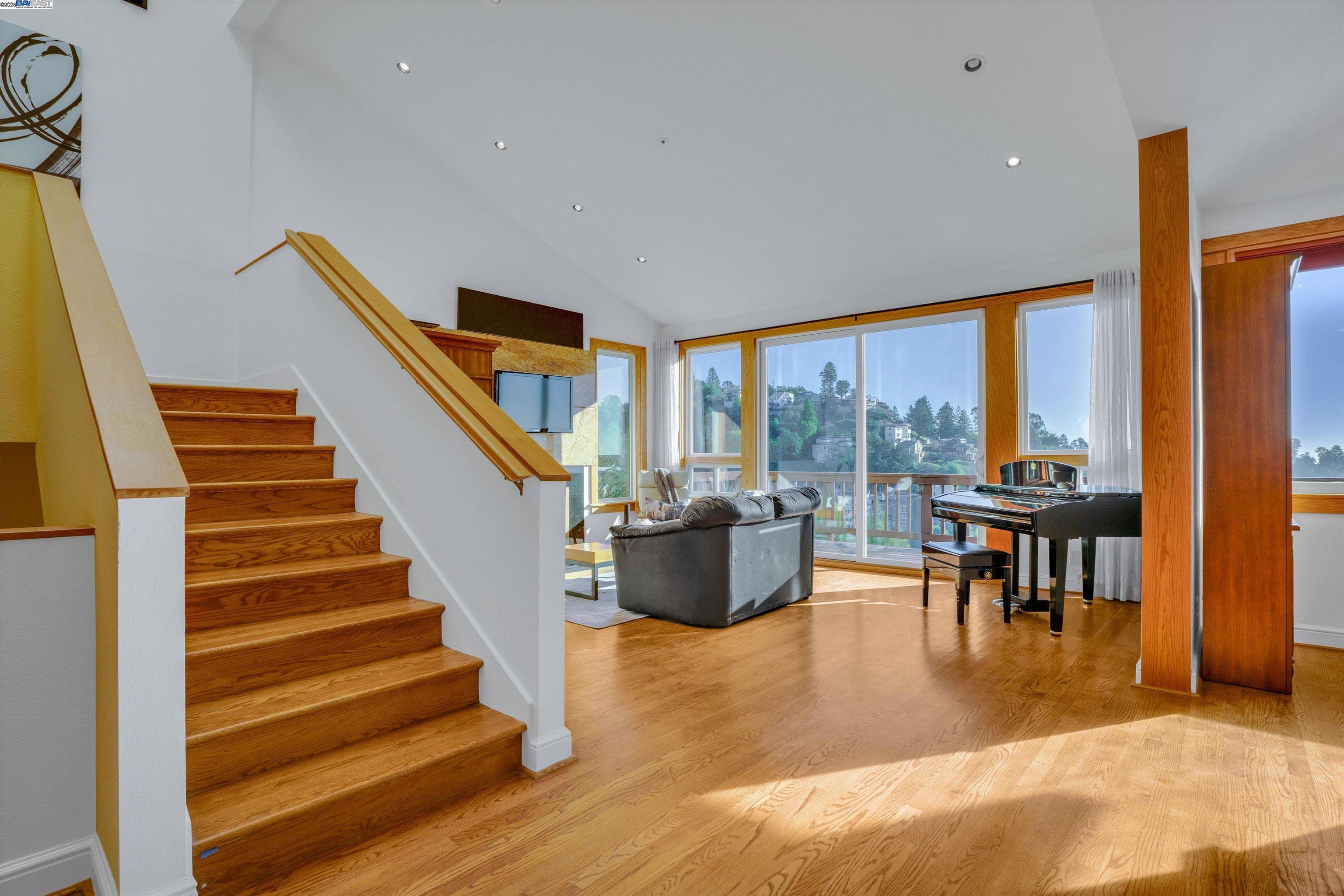 7001 Elverton Dr, Oakland, California 94611, 4 Bedrooms Bedrooms, 9 Rooms Rooms,3 BathroomsBathrooms,Residential,For Sale,7001 Elverton Dr,41096873