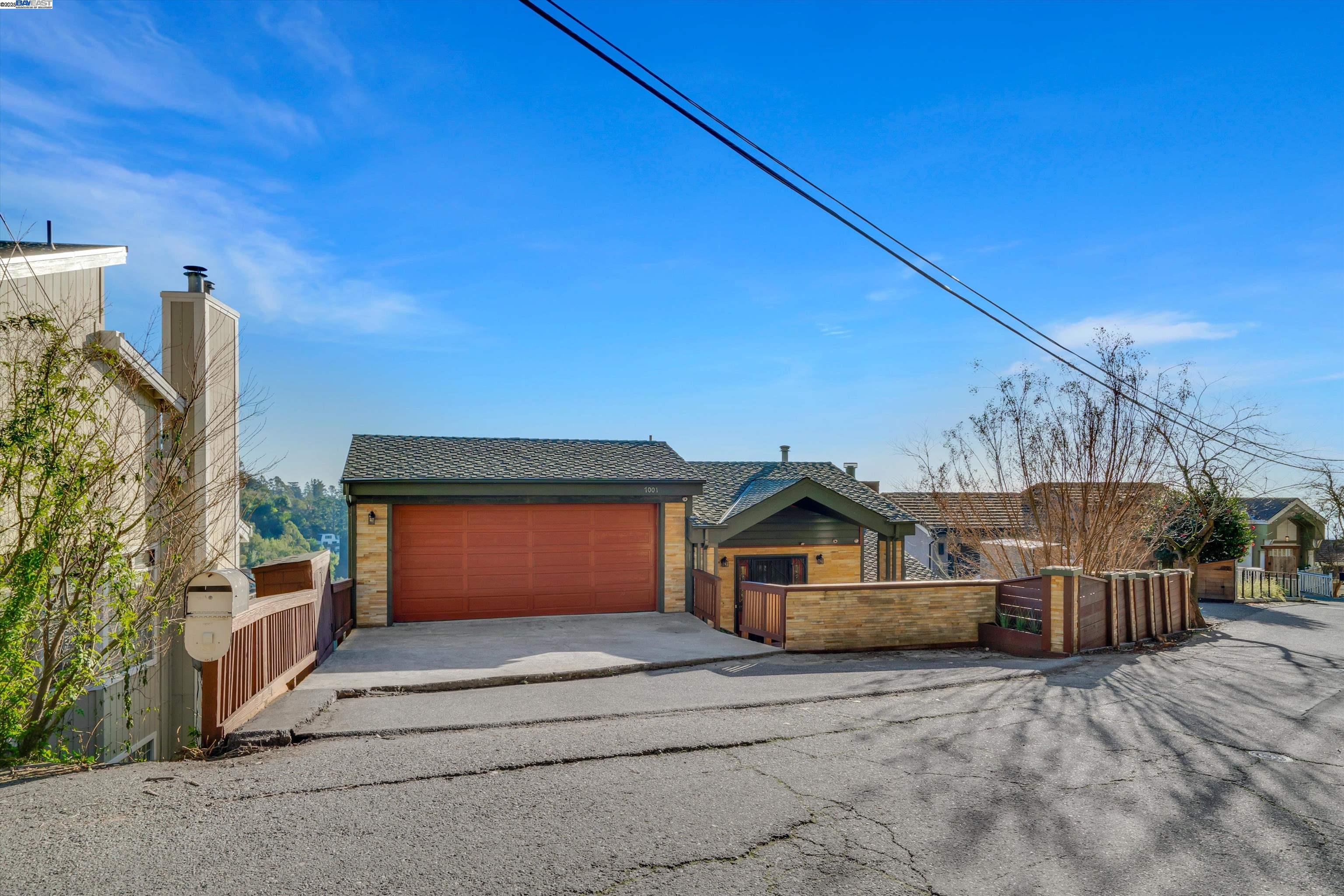 7001 Elverton Dr, Oakland, California 94611, 4 Bedrooms Bedrooms, 9 Rooms Rooms,3 BathroomsBathrooms,Residential,For Sale,7001 Elverton Dr,41096873