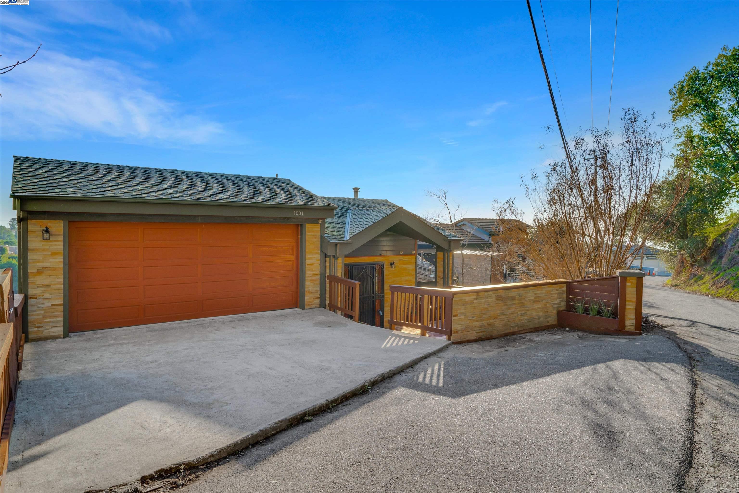 7001 Elverton Dr, Oakland, California 94611, 4 Bedrooms Bedrooms, 9 Rooms Rooms,3 BathroomsBathrooms,Residential,For Sale,7001 Elverton Dr,41096873