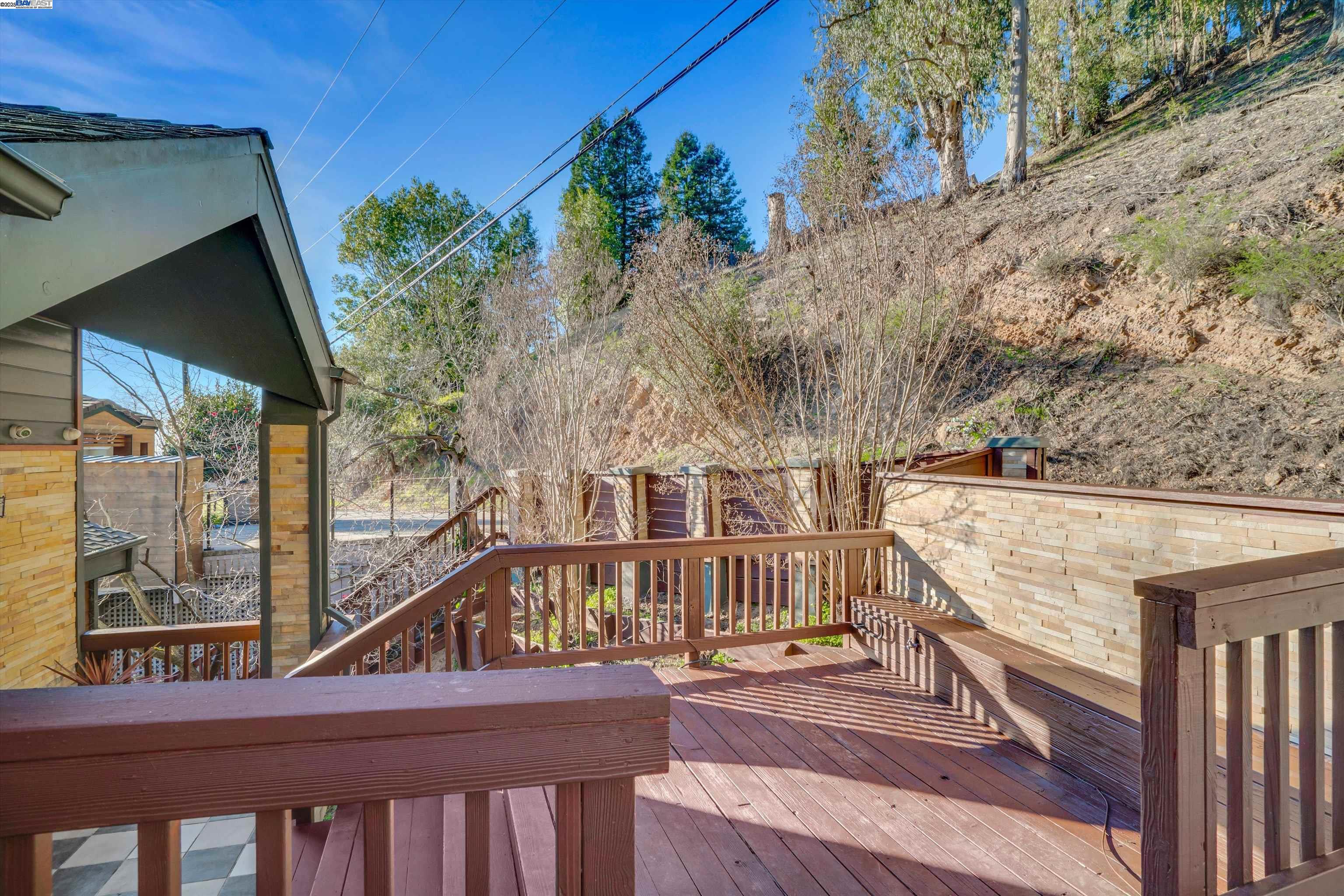 7001 Elverton Dr, Oakland, California 94611, 4 Bedrooms Bedrooms, 9 Rooms Rooms,3 BathroomsBathrooms,Residential,For Sale,7001 Elverton Dr,41096873