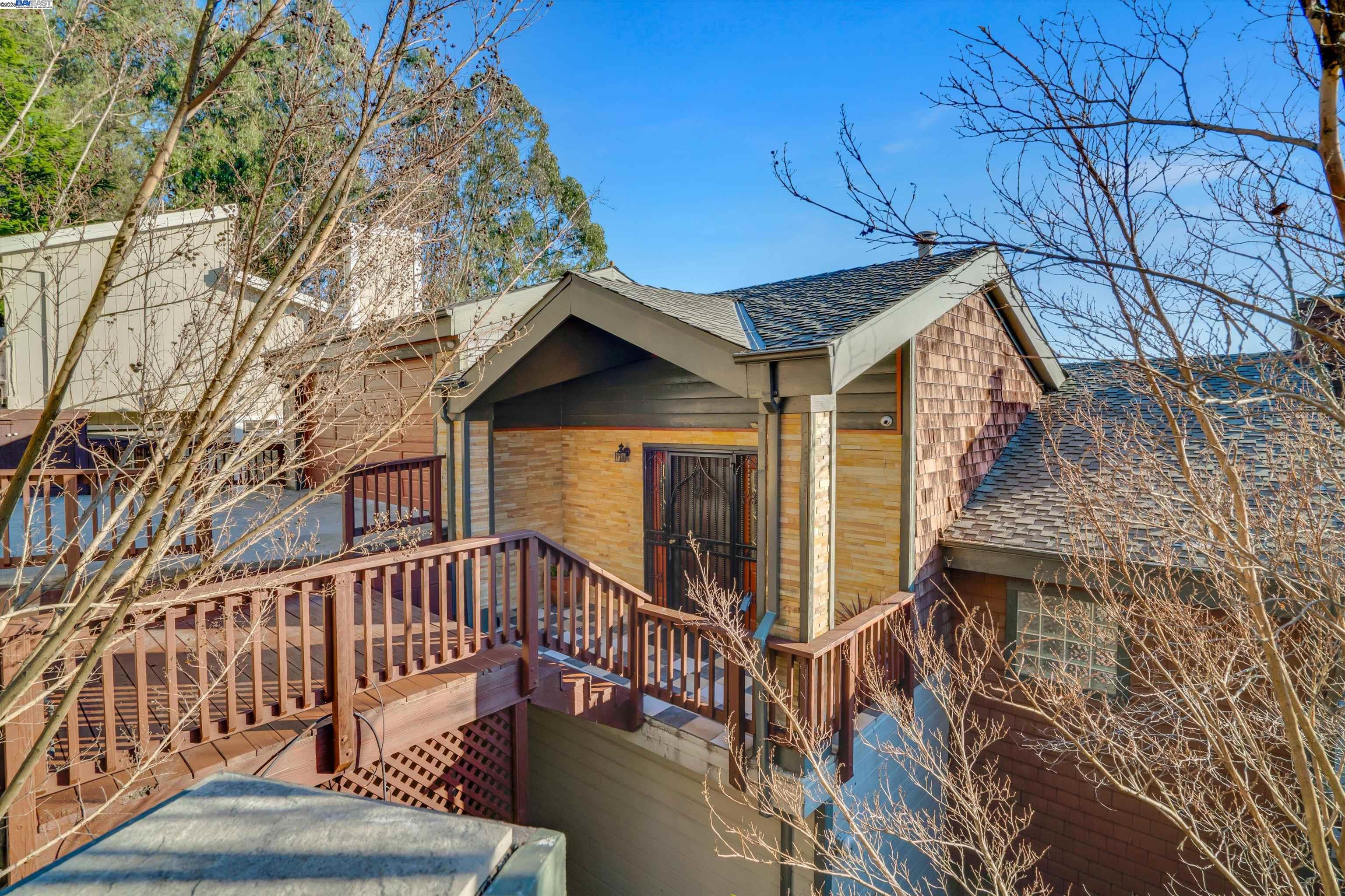 7001 Elverton Dr, Oakland, California 94611, 4 Bedrooms Bedrooms, 9 Rooms Rooms,3 BathroomsBathrooms,Residential,For Sale,7001 Elverton Dr,41096873