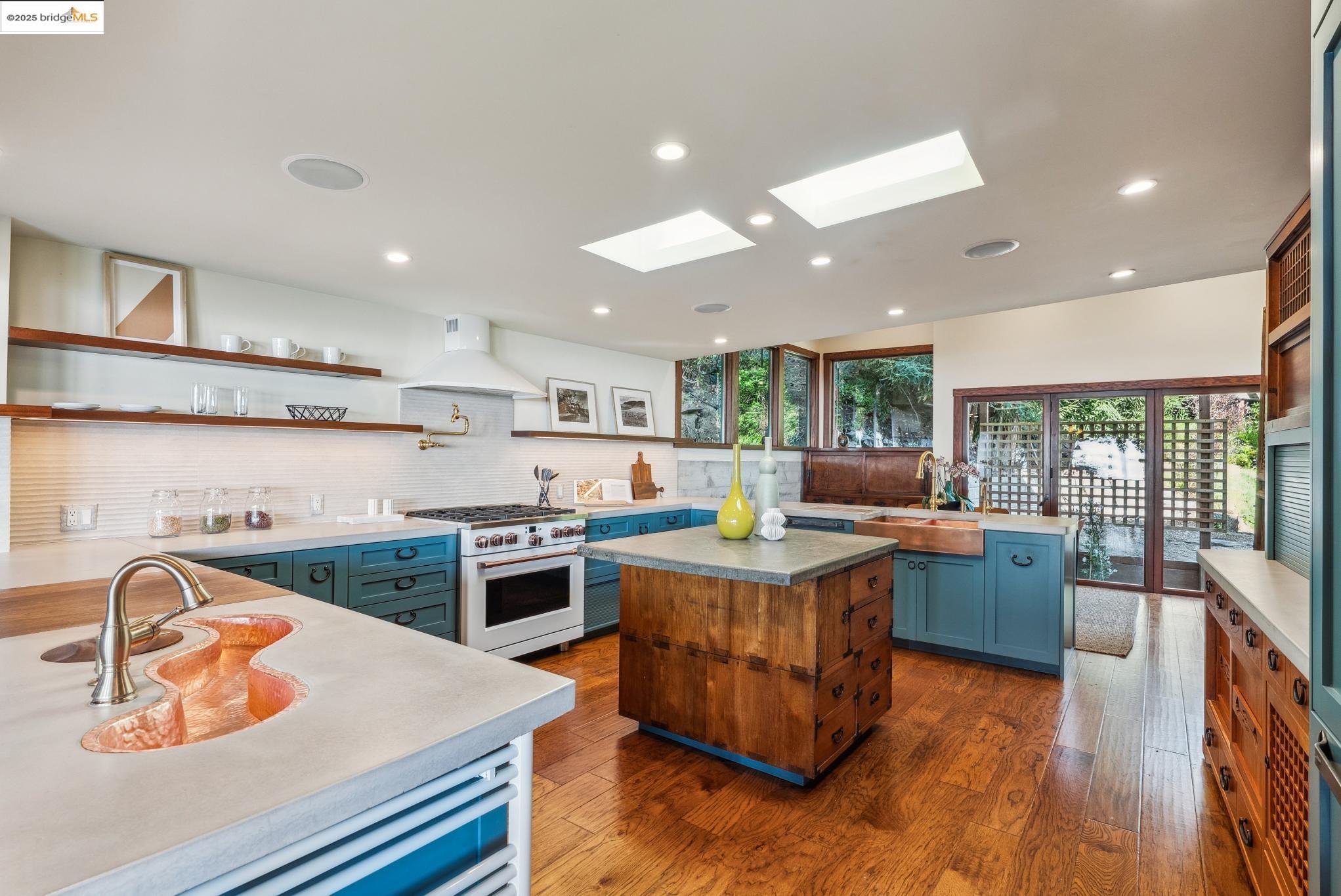property-img