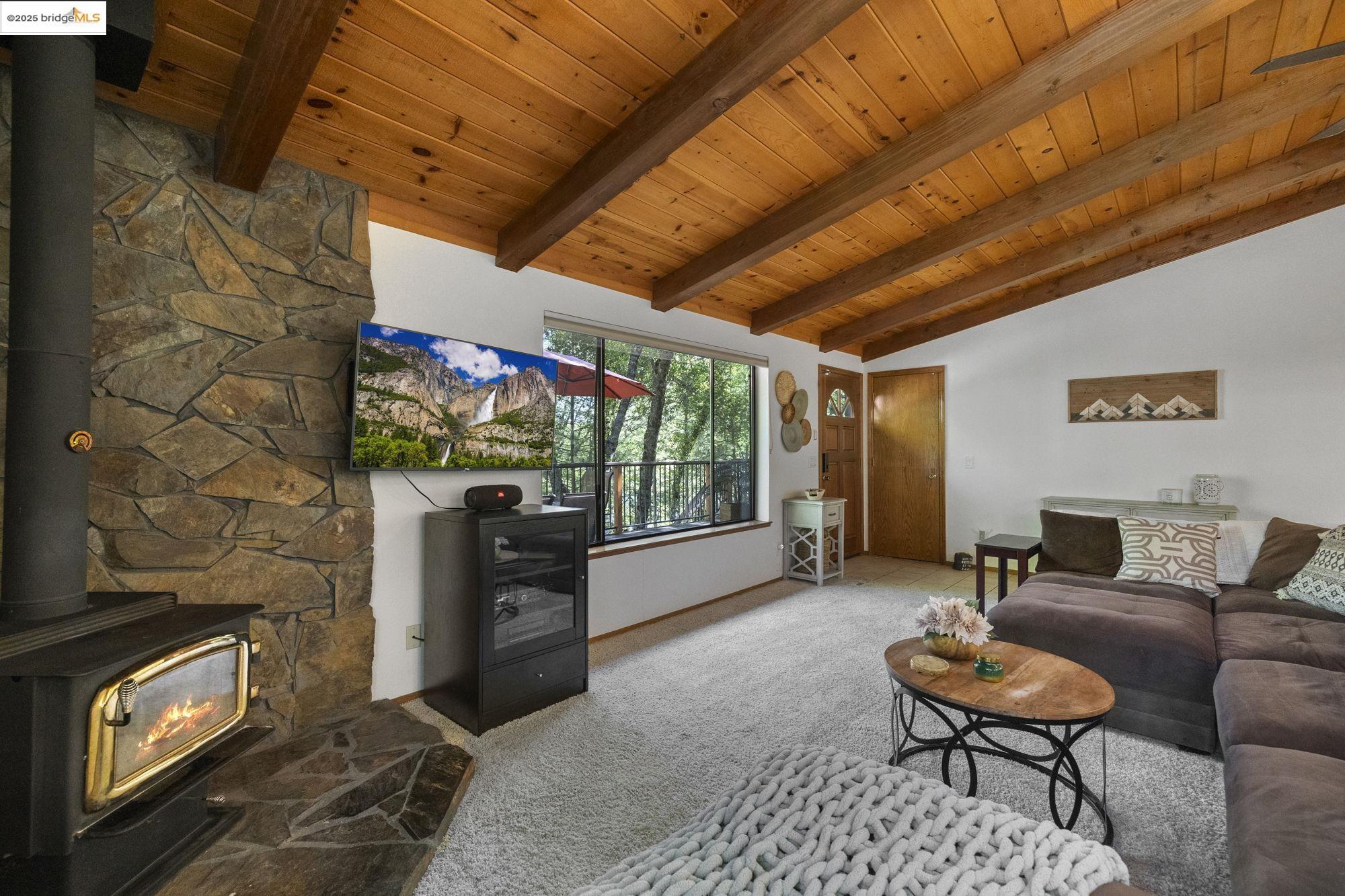 Detail Gallery Image 23 of 44 For 19779 Pine Mountain Dr, Groveland,  CA 95321 - 3 Beds | 3 Baths
