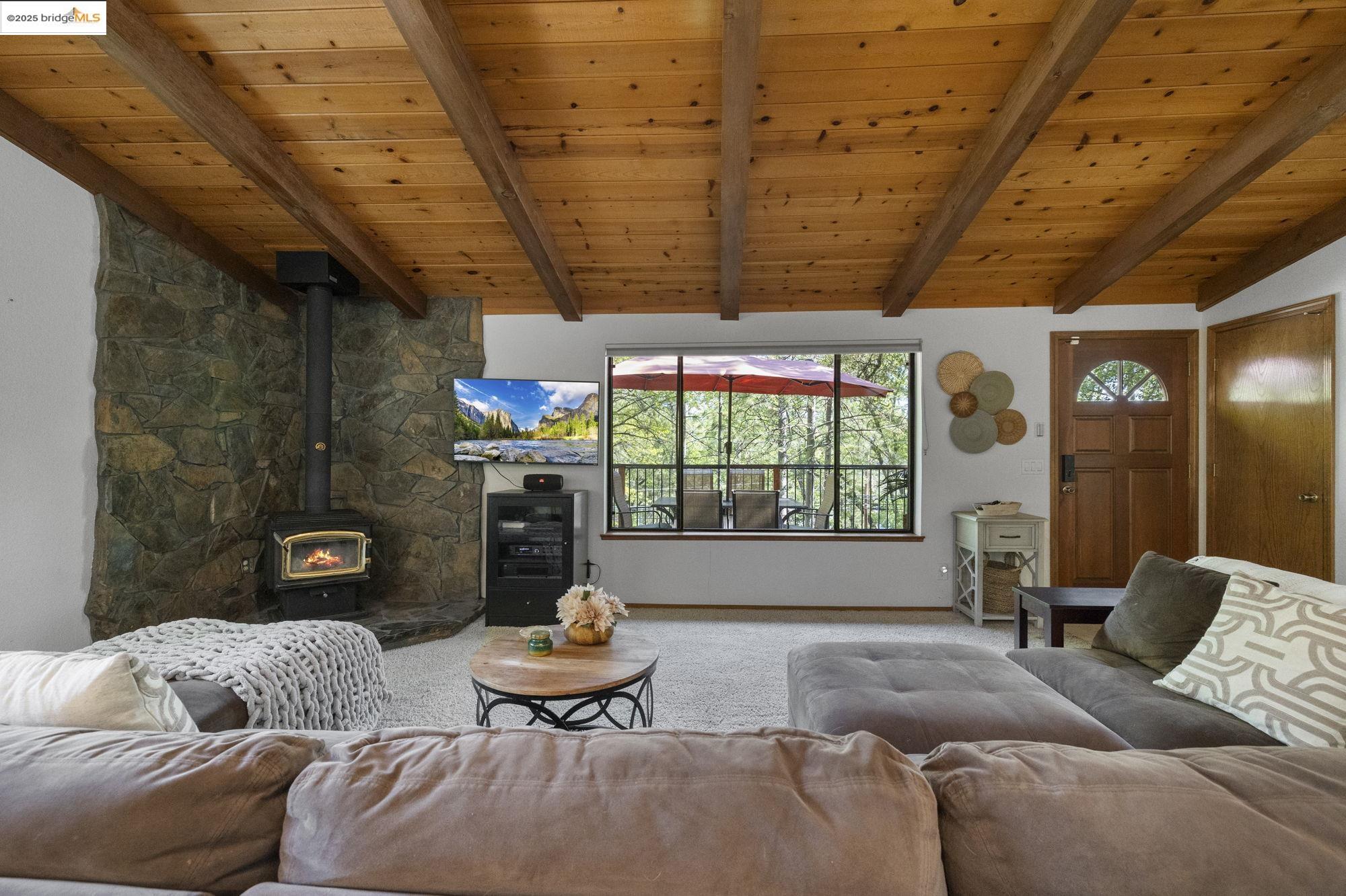 Detail Gallery Image 25 of 44 For 19779 Pine Mountain Dr, Groveland,  CA 95321 - 3 Beds | 3 Baths