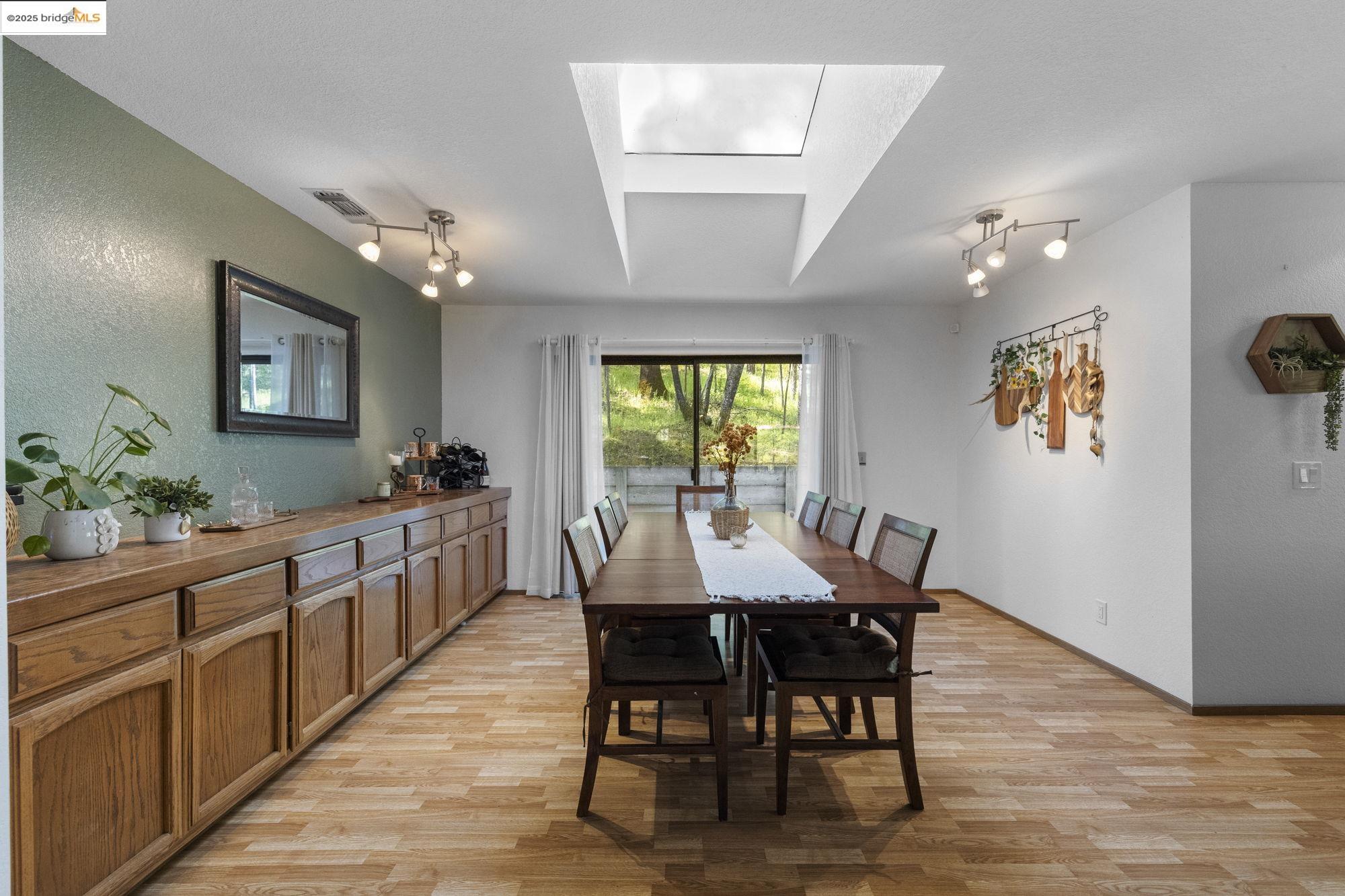 Detail Gallery Image 29 of 44 For 19779 Pine Mountain Dr, Groveland,  CA 95321 - 3 Beds | 3 Baths