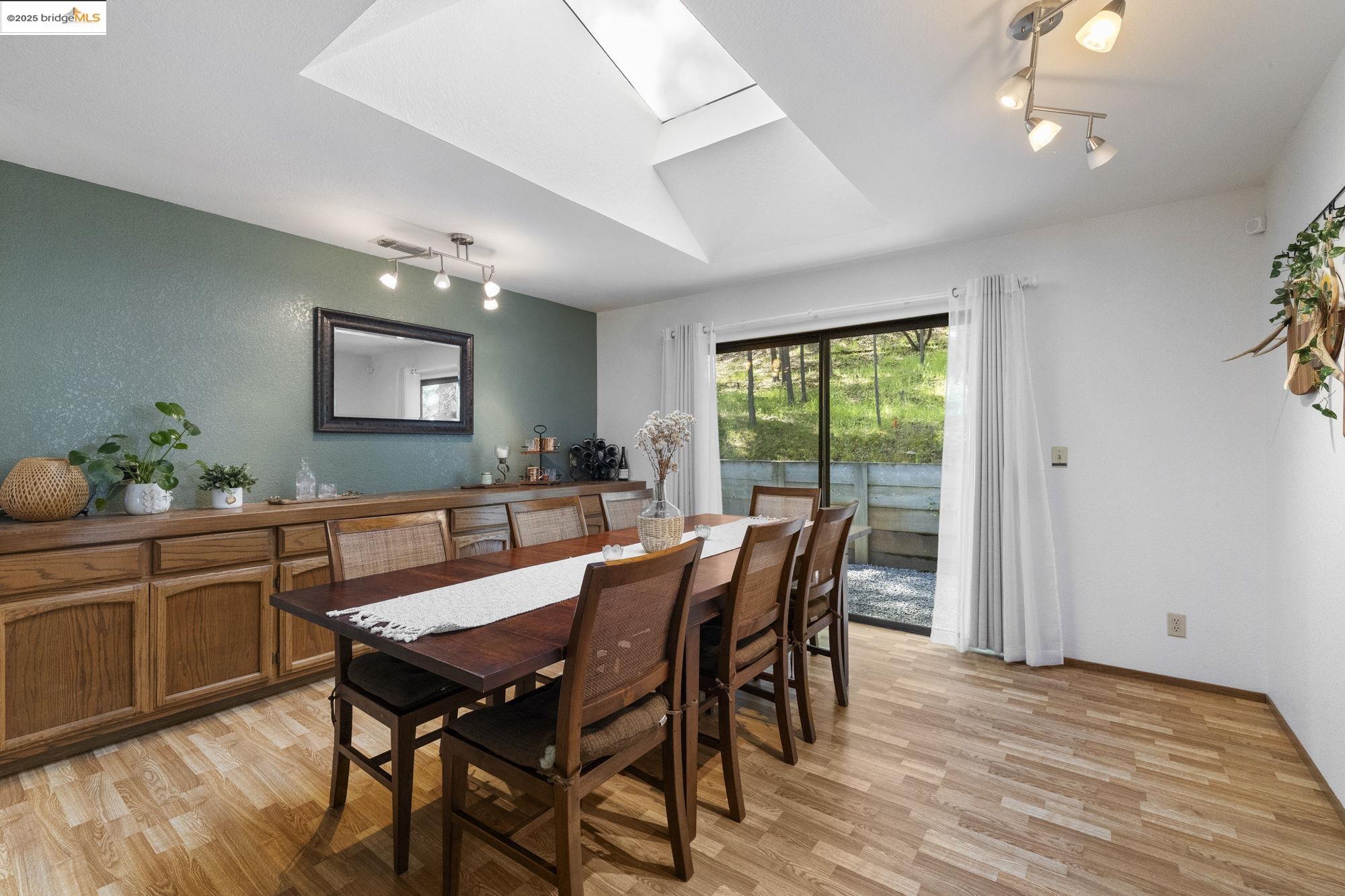 Detail Gallery Image 30 of 44 For 19779 Pine Mountain Dr, Groveland,  CA 95321 - 4 Beds | 3 Baths