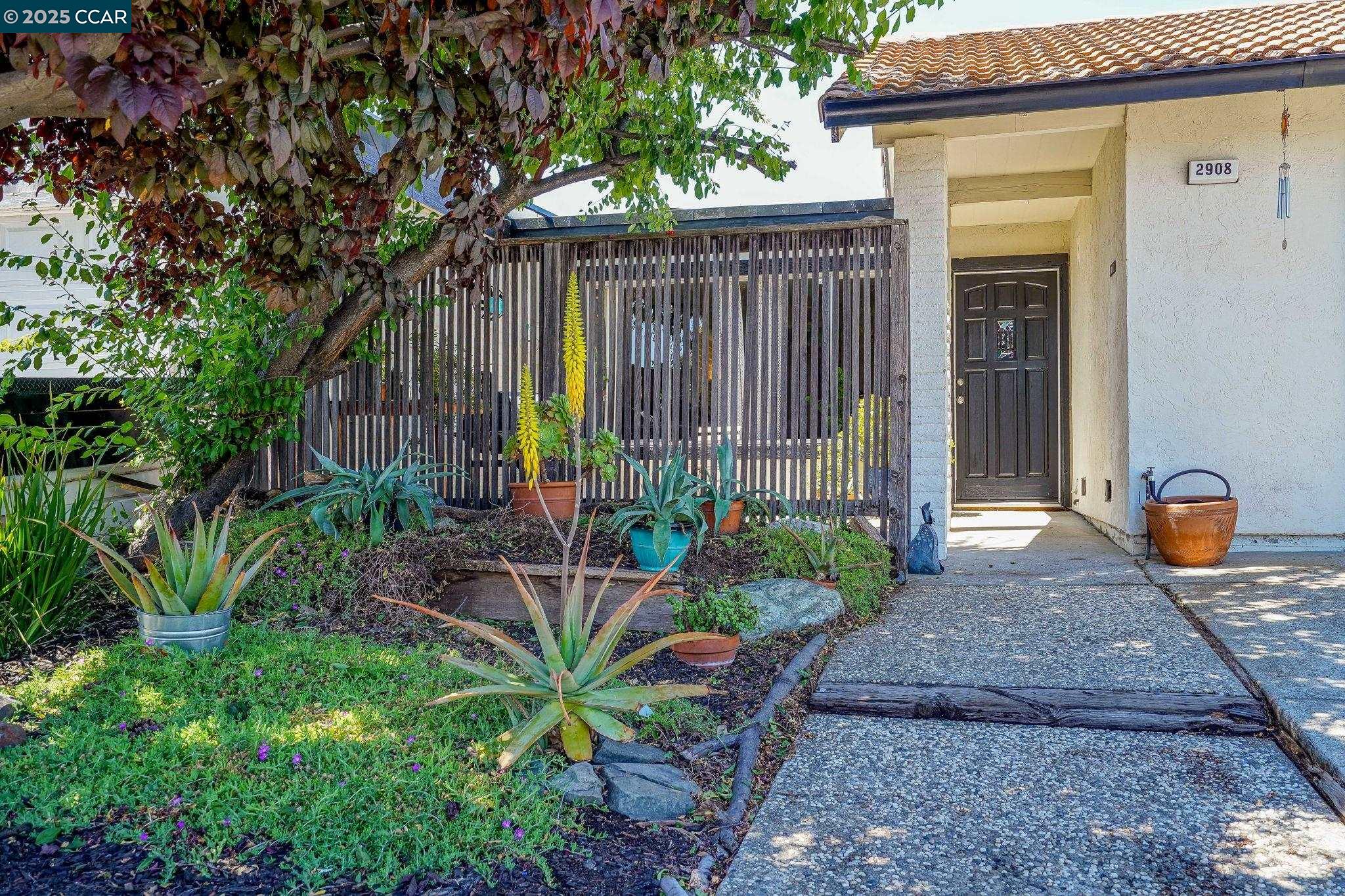 Detail Gallery Image 2 of 23 For 2908 Pear St, Antioch,  CA 94509 - 3 Beds | 2 Baths