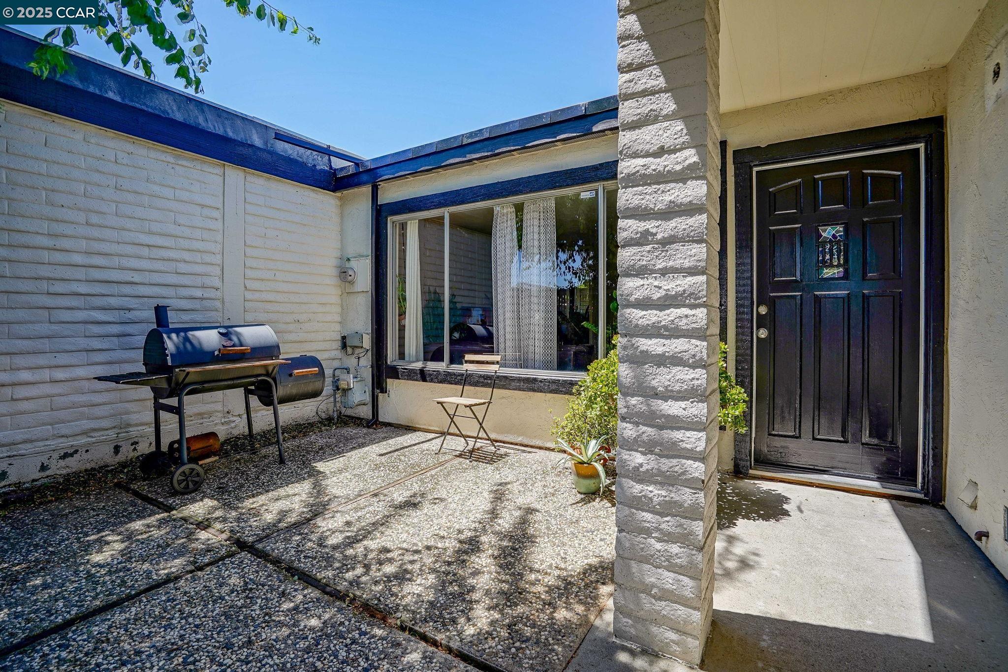 Detail Gallery Image 3 of 23 For 2908 Pear St, Antioch,  CA 94509 - 3 Beds | 2 Baths