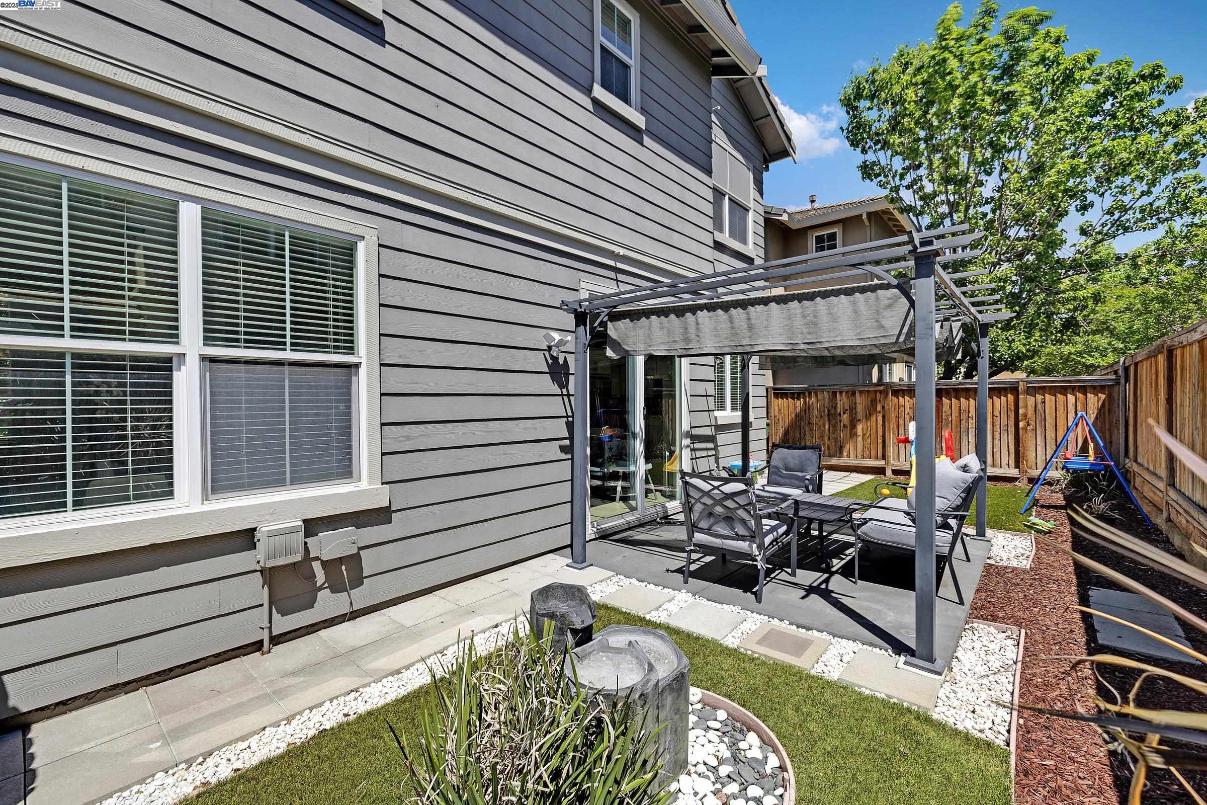 Detail Gallery Image 5 of 33 For 470 Chicory Ct, Brentwood,  CA 94513 - 3 Beds | 2/1 Baths