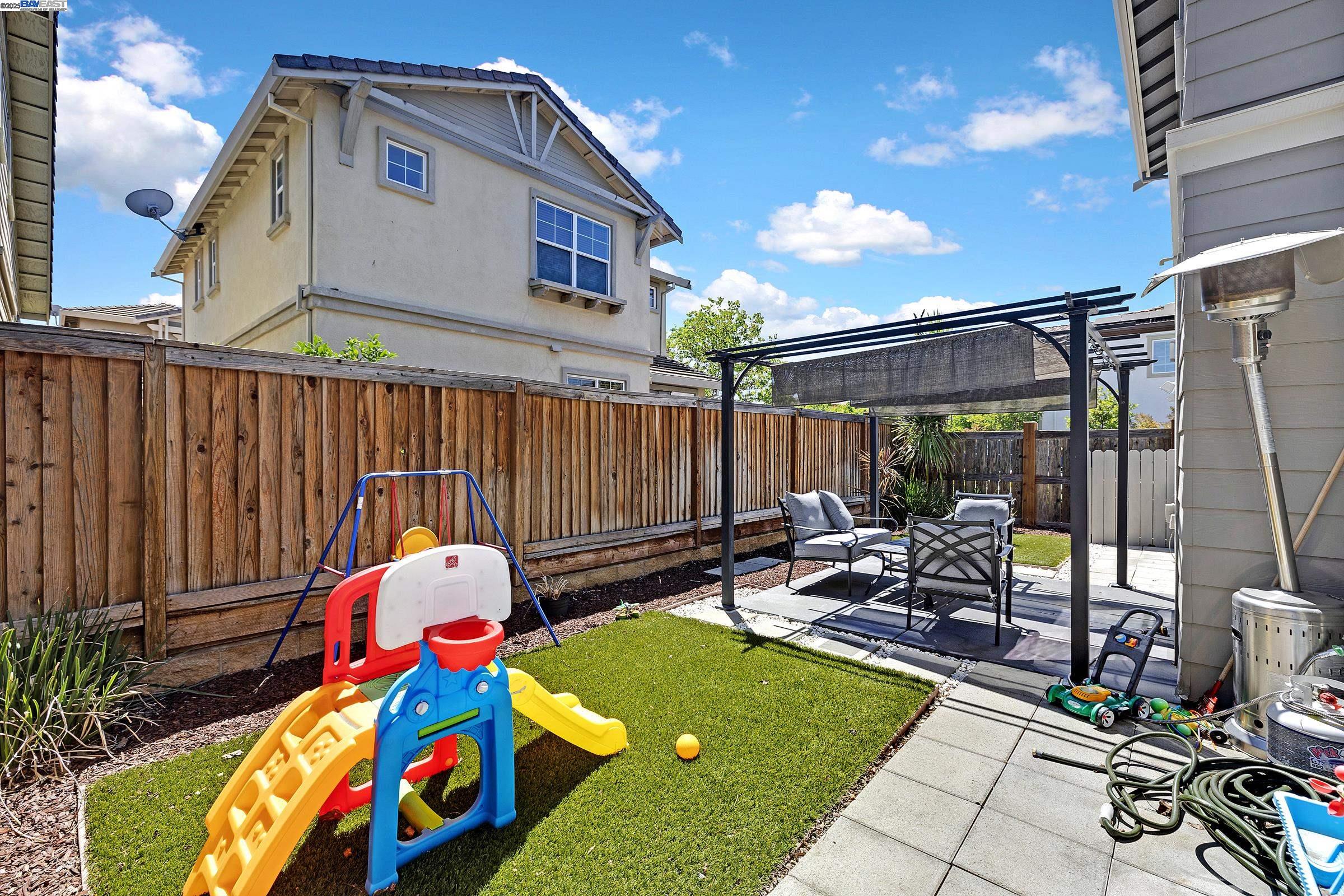 Detail Gallery Image 8 of 33 For 470 Chicory Ct, Brentwood,  CA 94513 - 3 Beds | 2/1 Baths