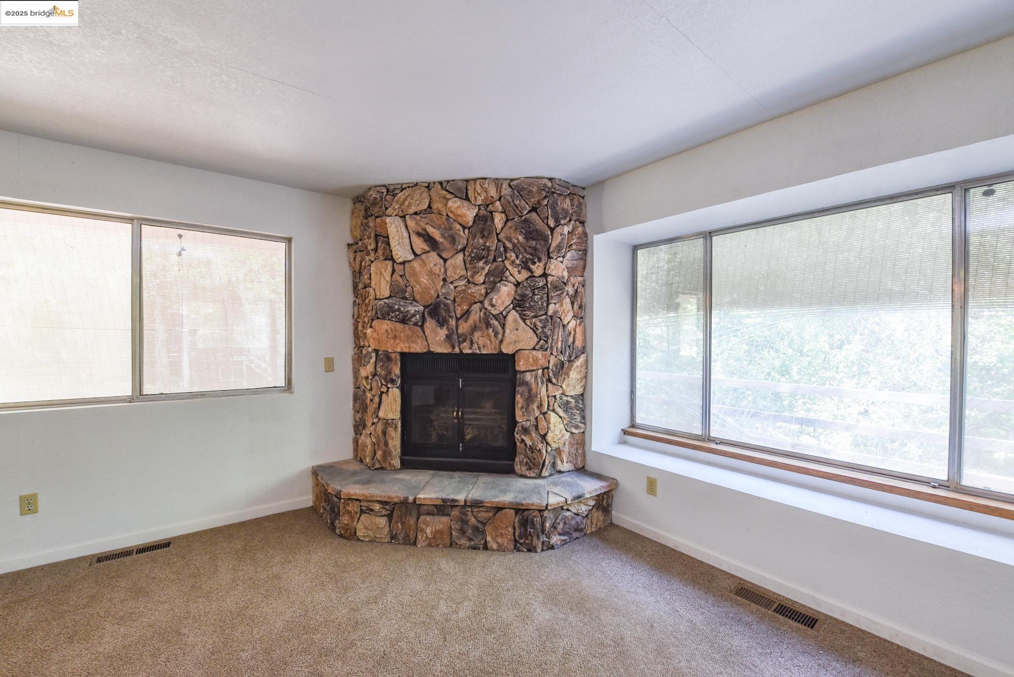 Detail Gallery Image 8 of 32 For 21919 Fallview Dr, Sonora,  CA 95370 - 3 Beds | 2 Baths