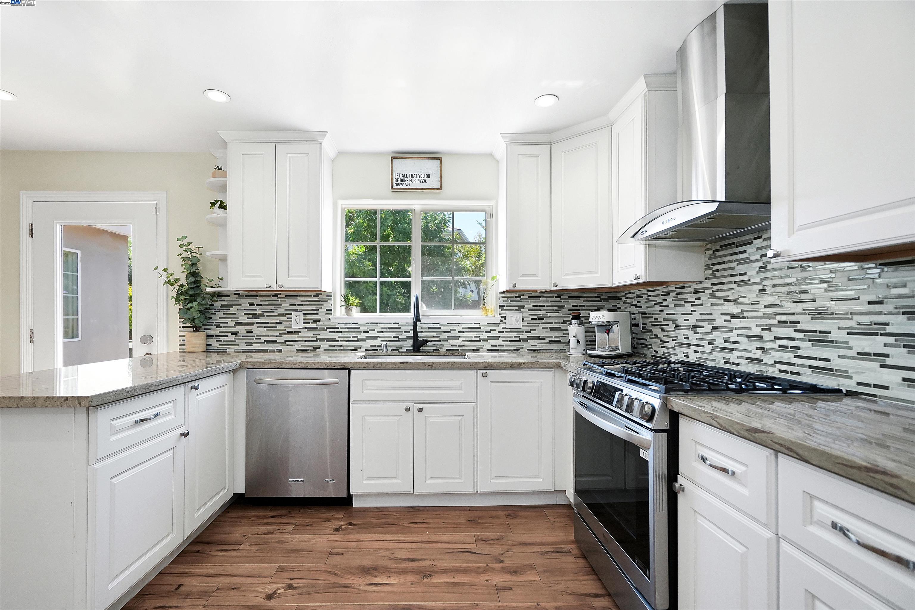 Detail Gallery Image 14 of 45 For 7682 Linden Ct, Newark,  CA 94560 - 3 Beds | 2 Baths