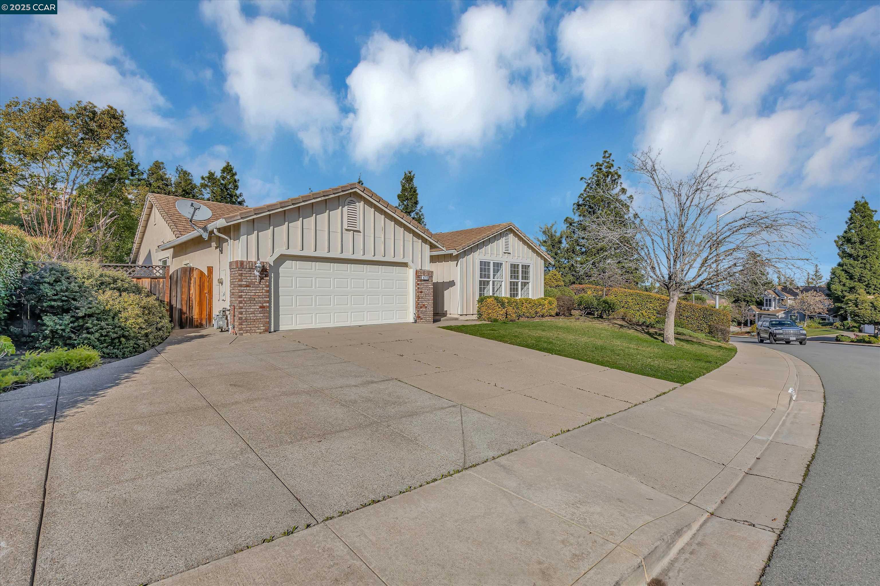 Detail Gallery Image 1 of 1 For 4719 Golden Bear Dr, Antioch,  CA 94531 - 5 Beds | 2 Baths