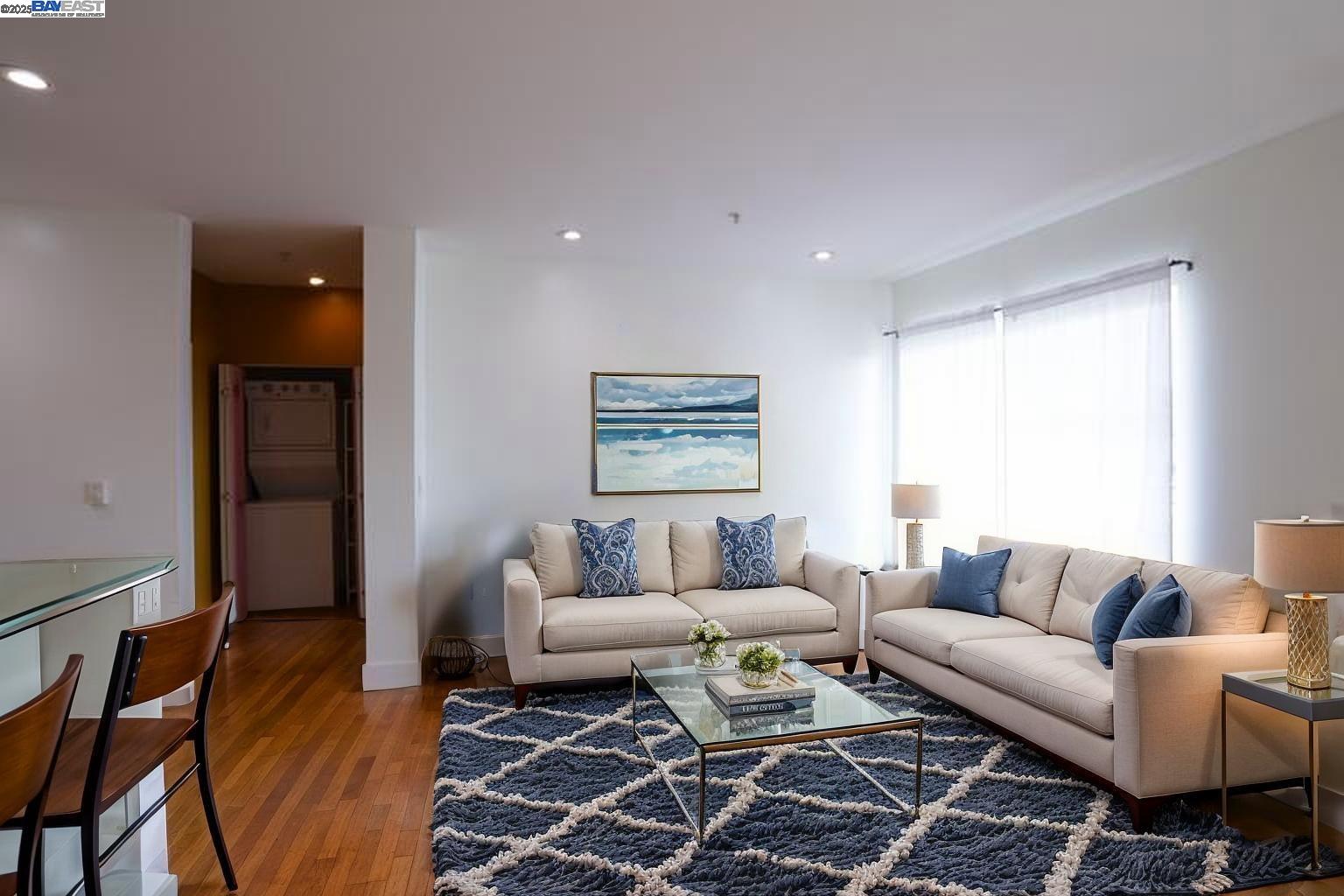 Detail Gallery Image 2 of 13 For 371 30th #201,  Oakland,  CA 94609 - 1 Beds | 1 Baths