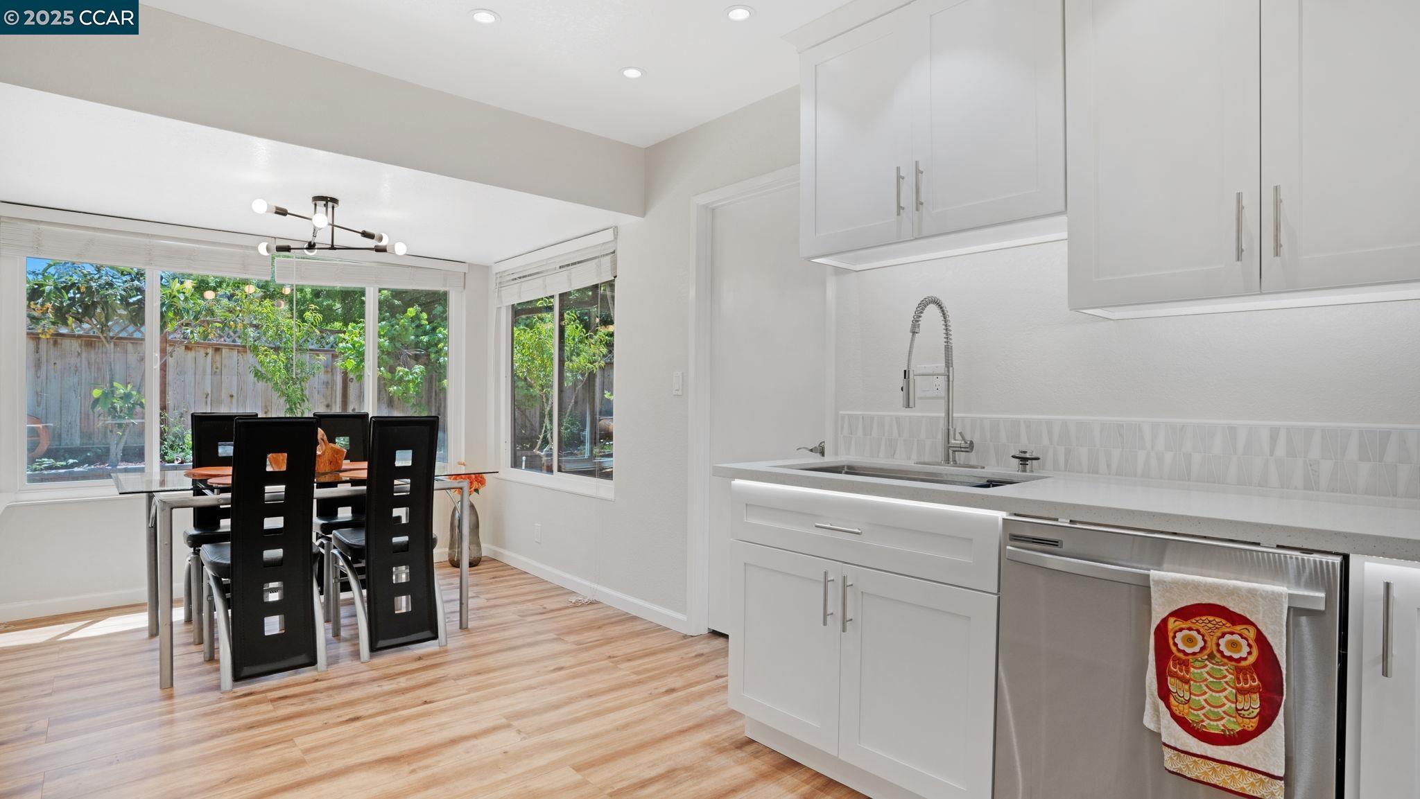 Detail Gallery Image 12 of 51 For 5517 Kirkwood Dr, Concord,  CA 94521 - 3 Beds | 2 Baths