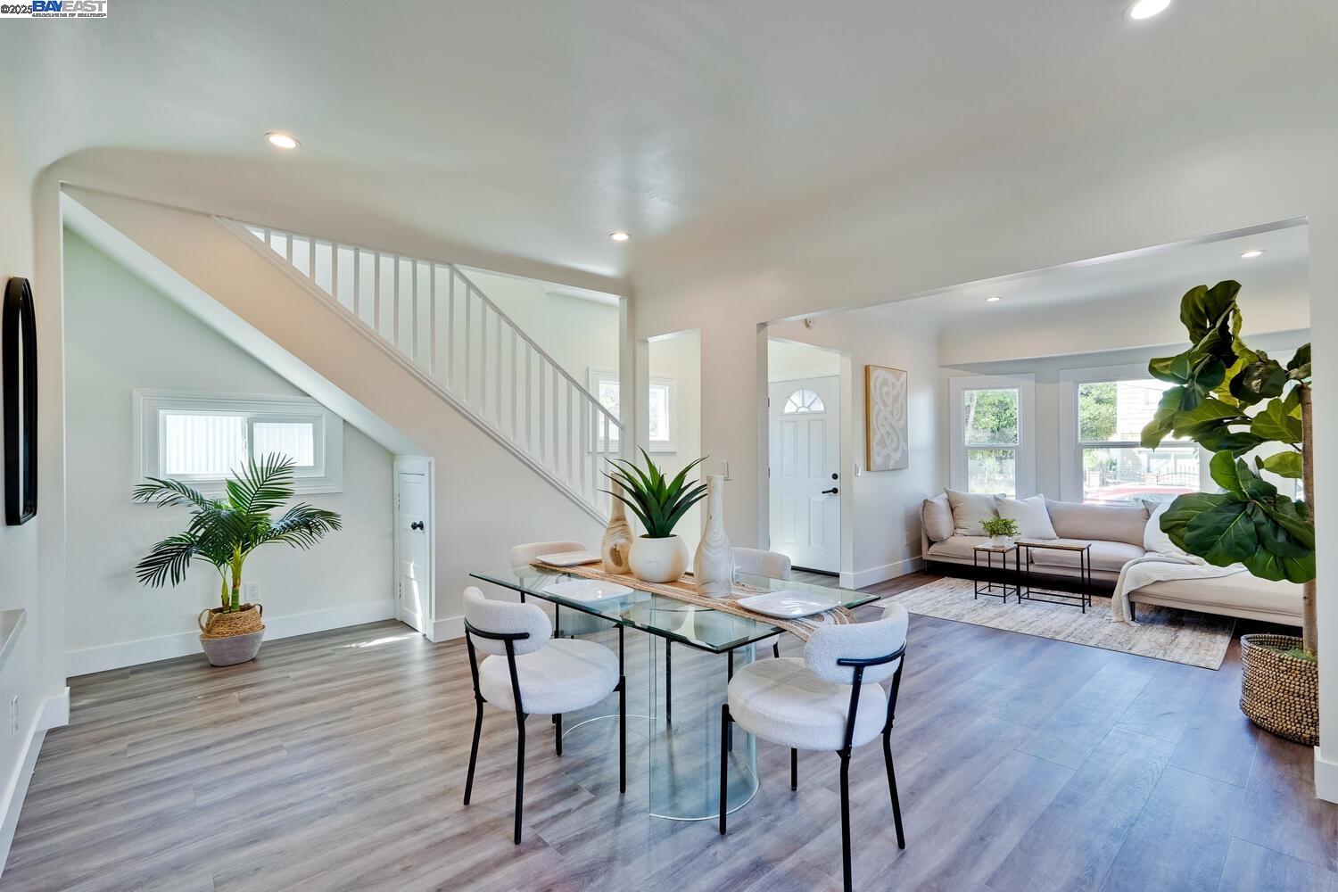 Detail Gallery Image 13 of 52 For 1611 15th Street, Oakland,  CA 94607 - 3 Beds | 2/1 Baths