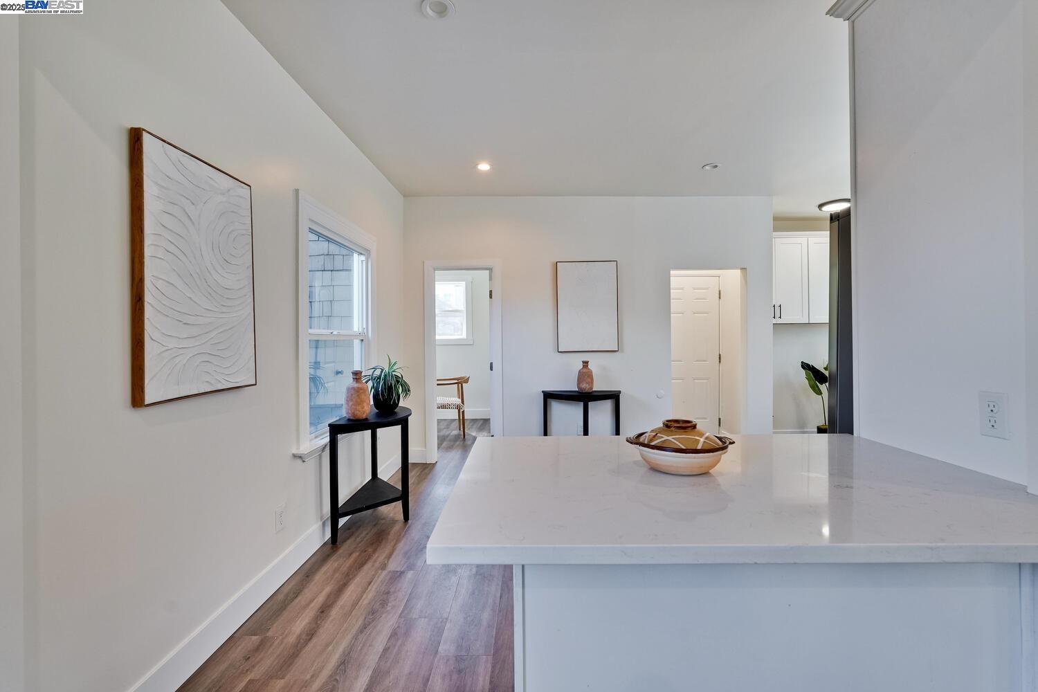 Detail Gallery Image 16 of 52 For 1611 15th Street, Oakland,  CA 94607 - 3 Beds | 2/1 Baths