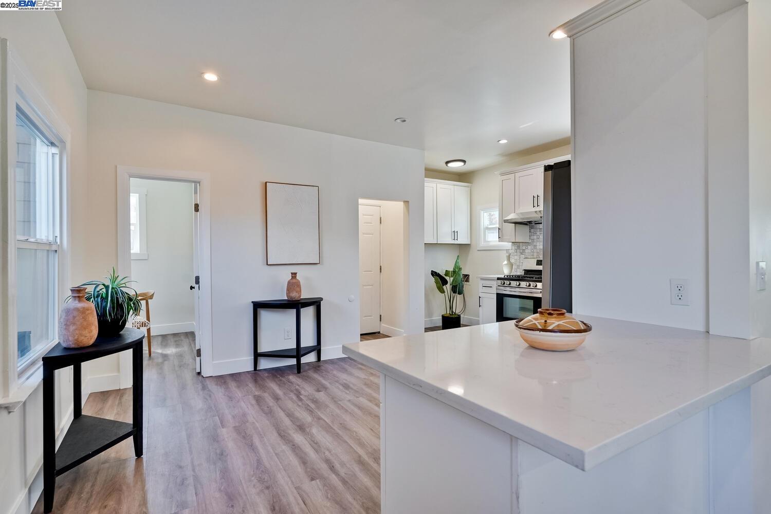 Detail Gallery Image 18 of 52 For 1611 15th Street, Oakland,  CA 94607 - 3 Beds | 2/1 Baths