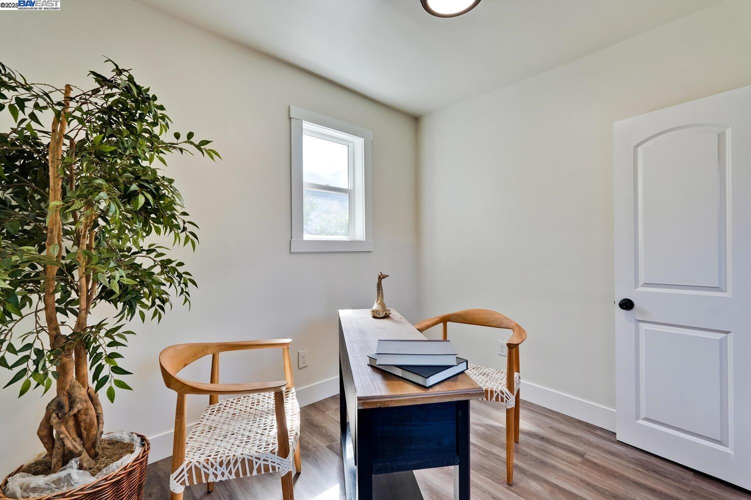 Detail Gallery Image 24 of 52 For 1611 15th Street, Oakland,  CA 94607 - 3 Beds | 2/1 Baths