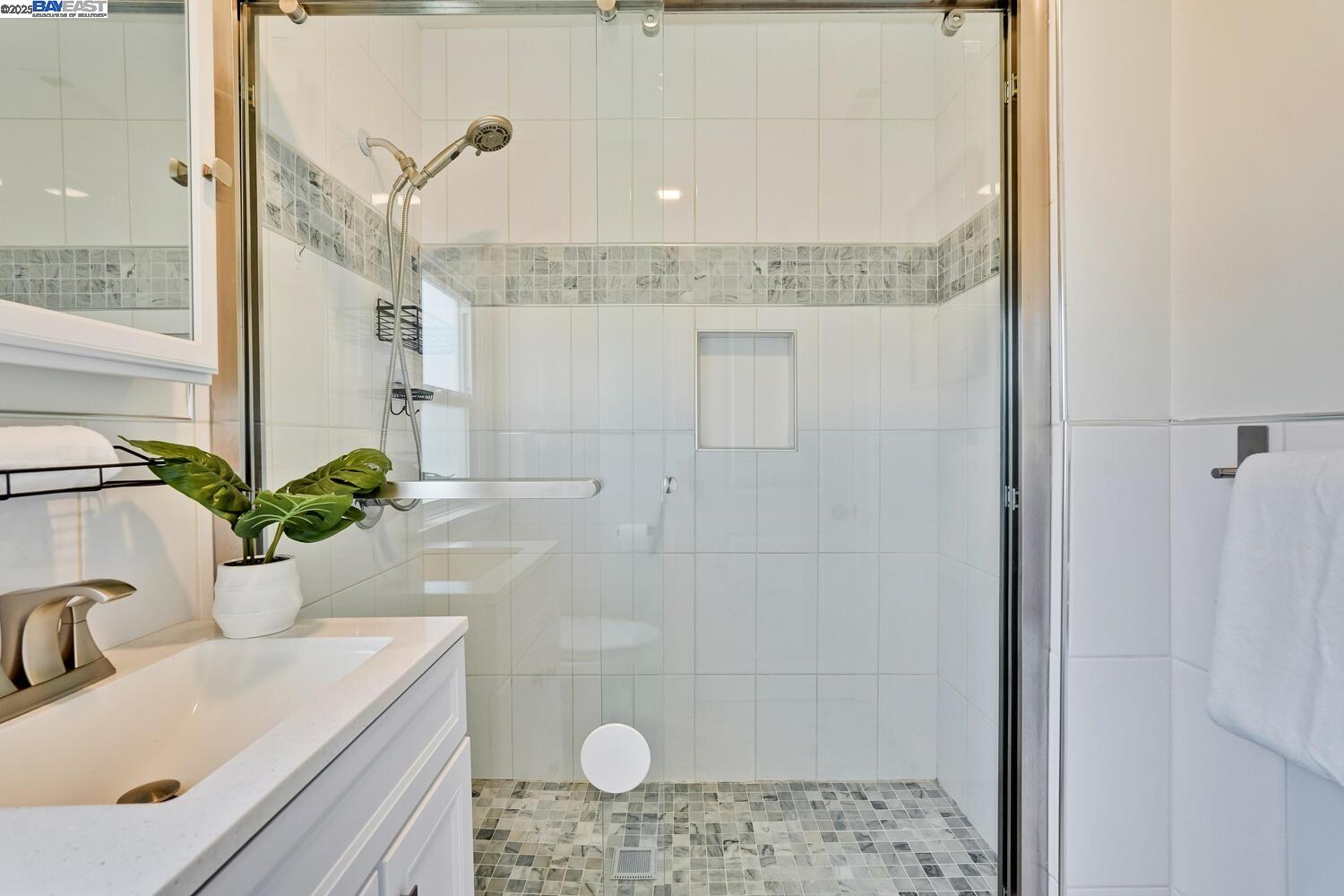 Detail Gallery Image 33 of 52 For 1611 15th Street, Oakland,  CA 94607 - 3 Beds | 2/1 Baths
