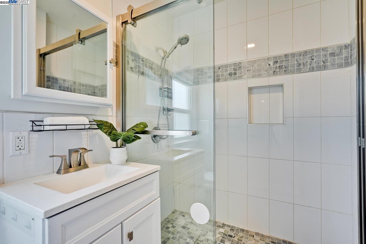 Detail Gallery Image 34 of 52 For 1611 15th Street, Oakland,  CA 94607 - 3 Beds | 2/1 Baths