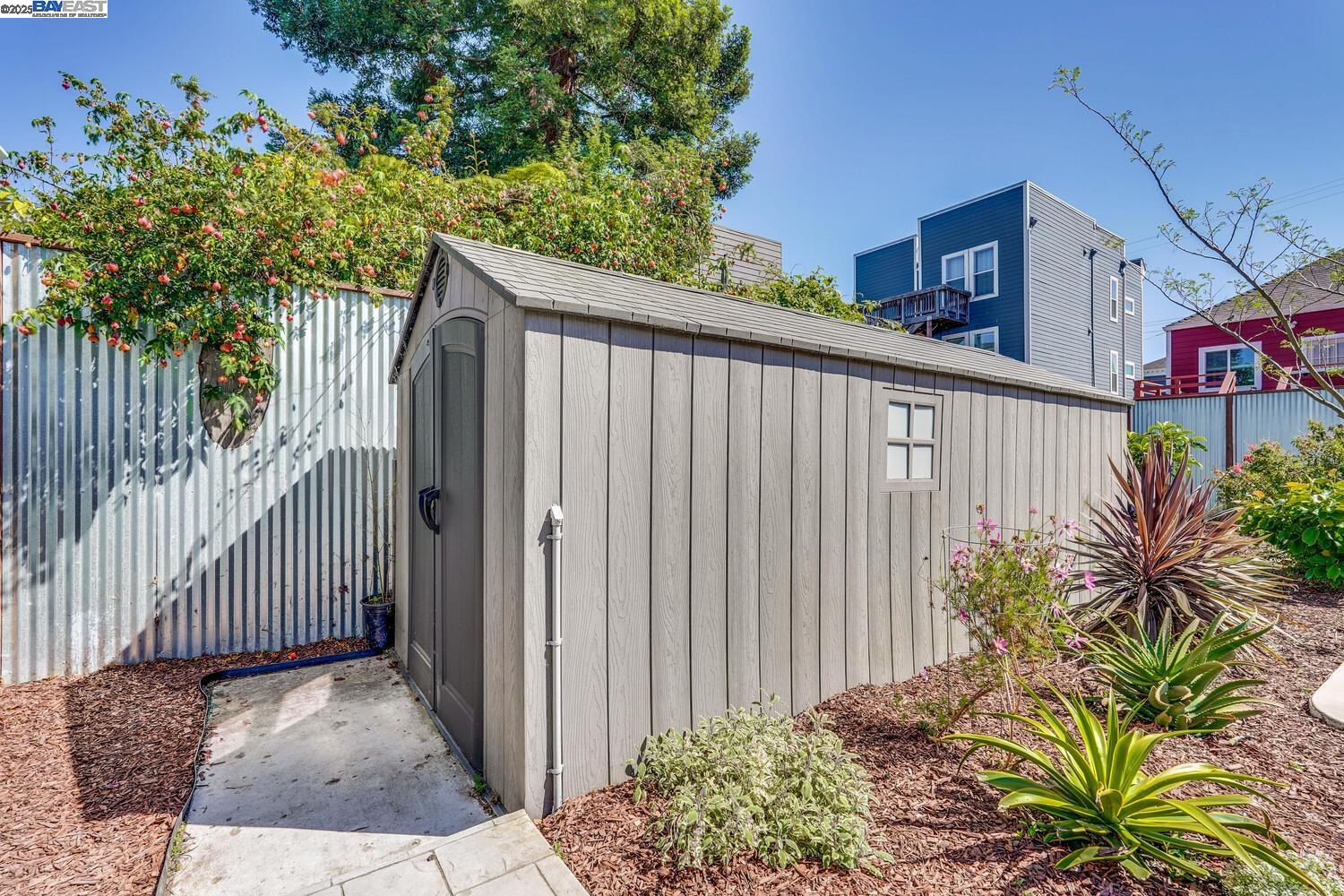 Detail Gallery Image 48 of 52 For 1611 15th Street, Oakland,  CA 94607 - 3 Beds | 2/1 Baths