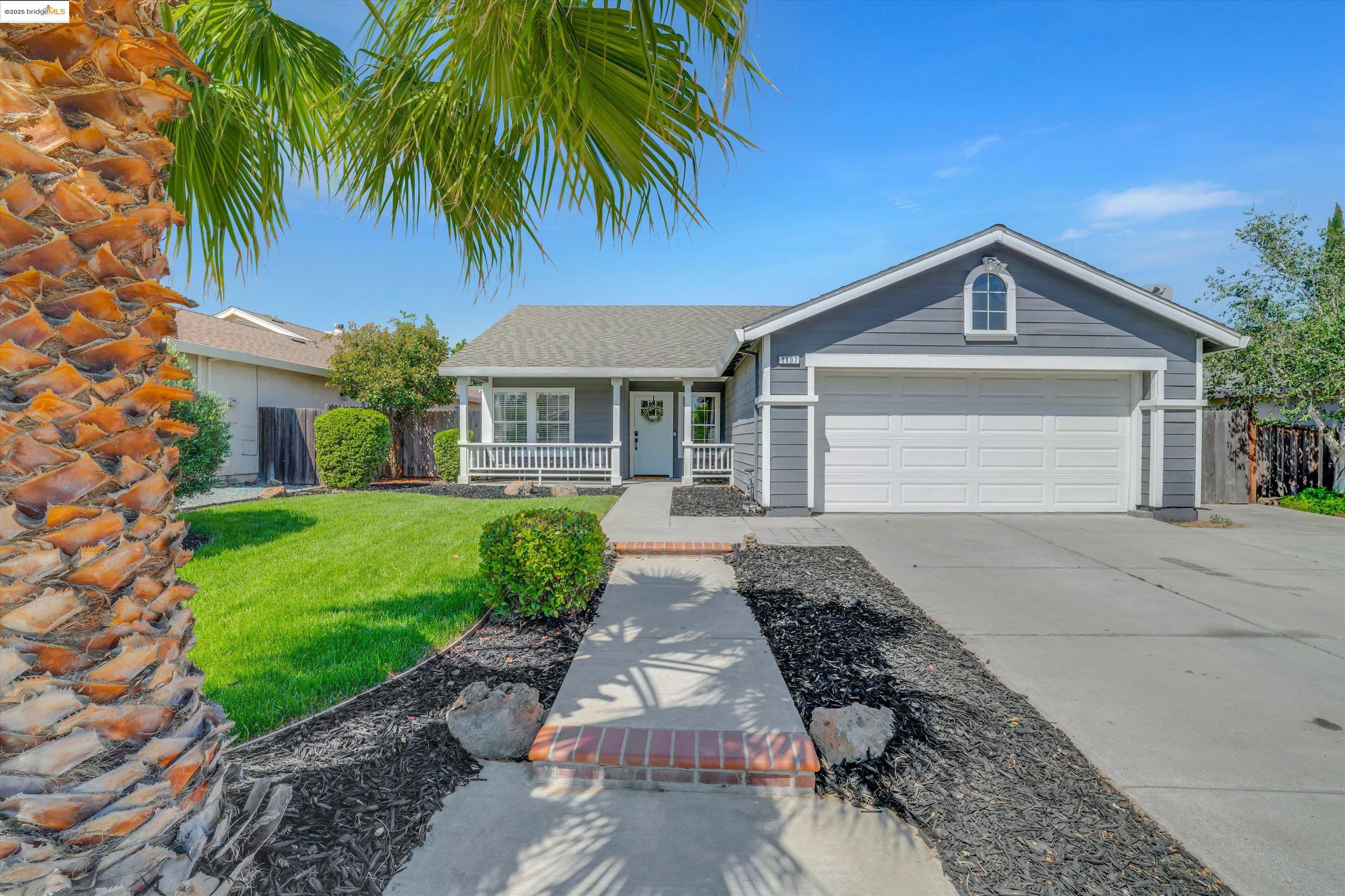 Detail Gallery Image 2 of 30 For 3807 Pato Ln, Oakley,  CA 94561 - 3 Beds | 2 Baths