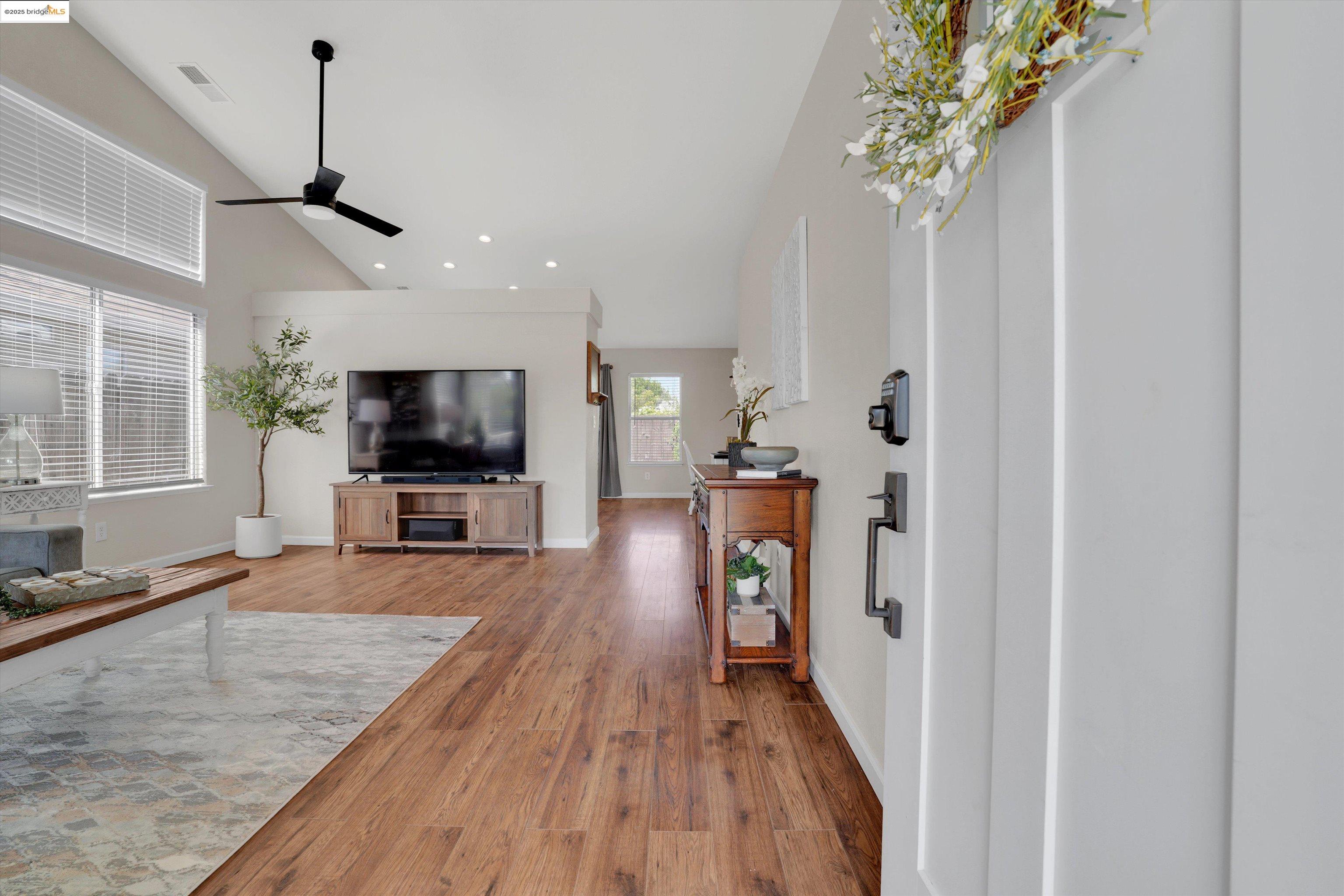 Detail Gallery Image 4 of 30 For 3807 Pato Ln, Oakley,  CA 94561 - 3 Beds | 2 Baths