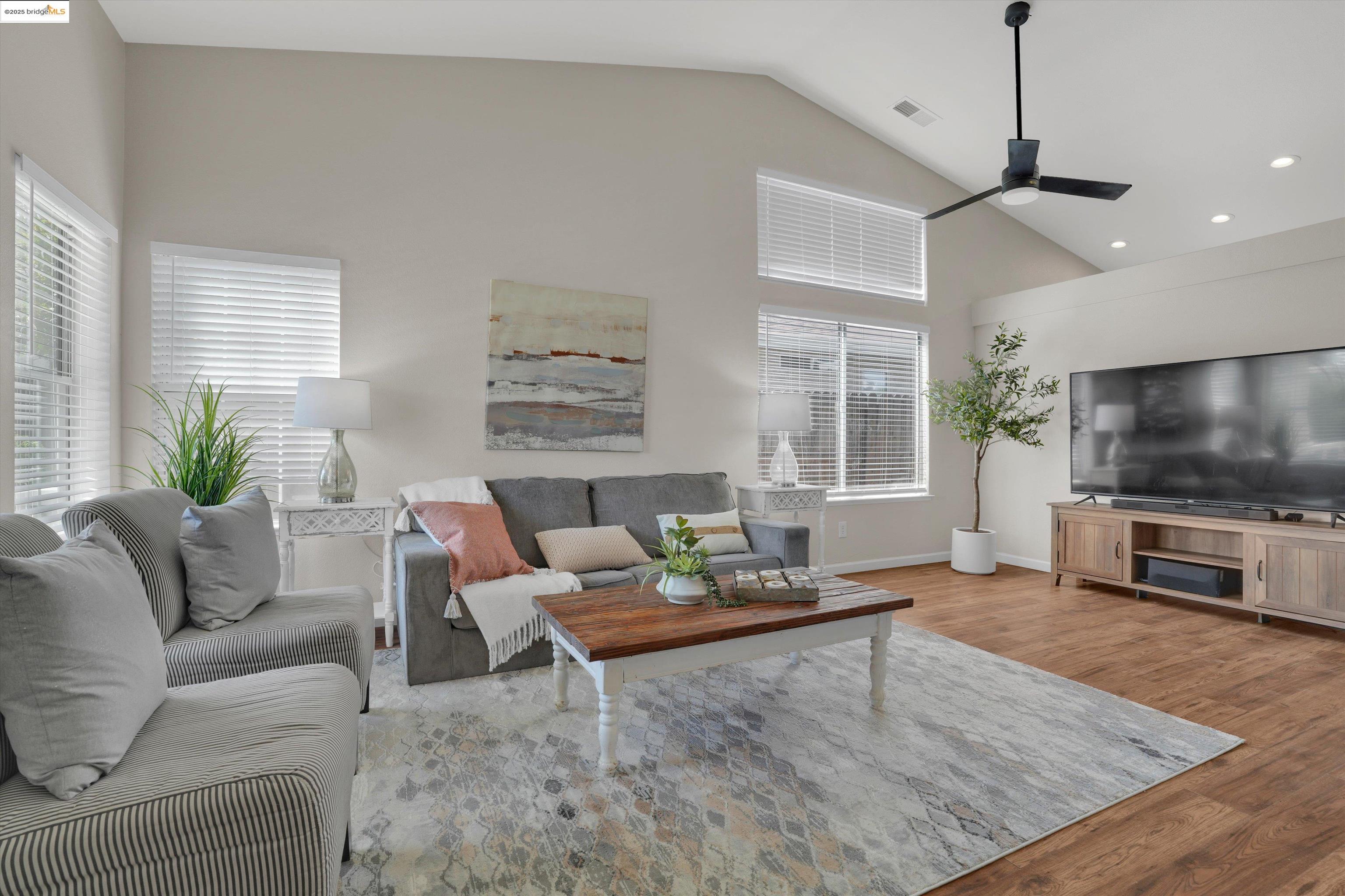 Detail Gallery Image 5 of 30 For 3807 Pato Ln, Oakley,  CA 94561 - 3 Beds | 2 Baths