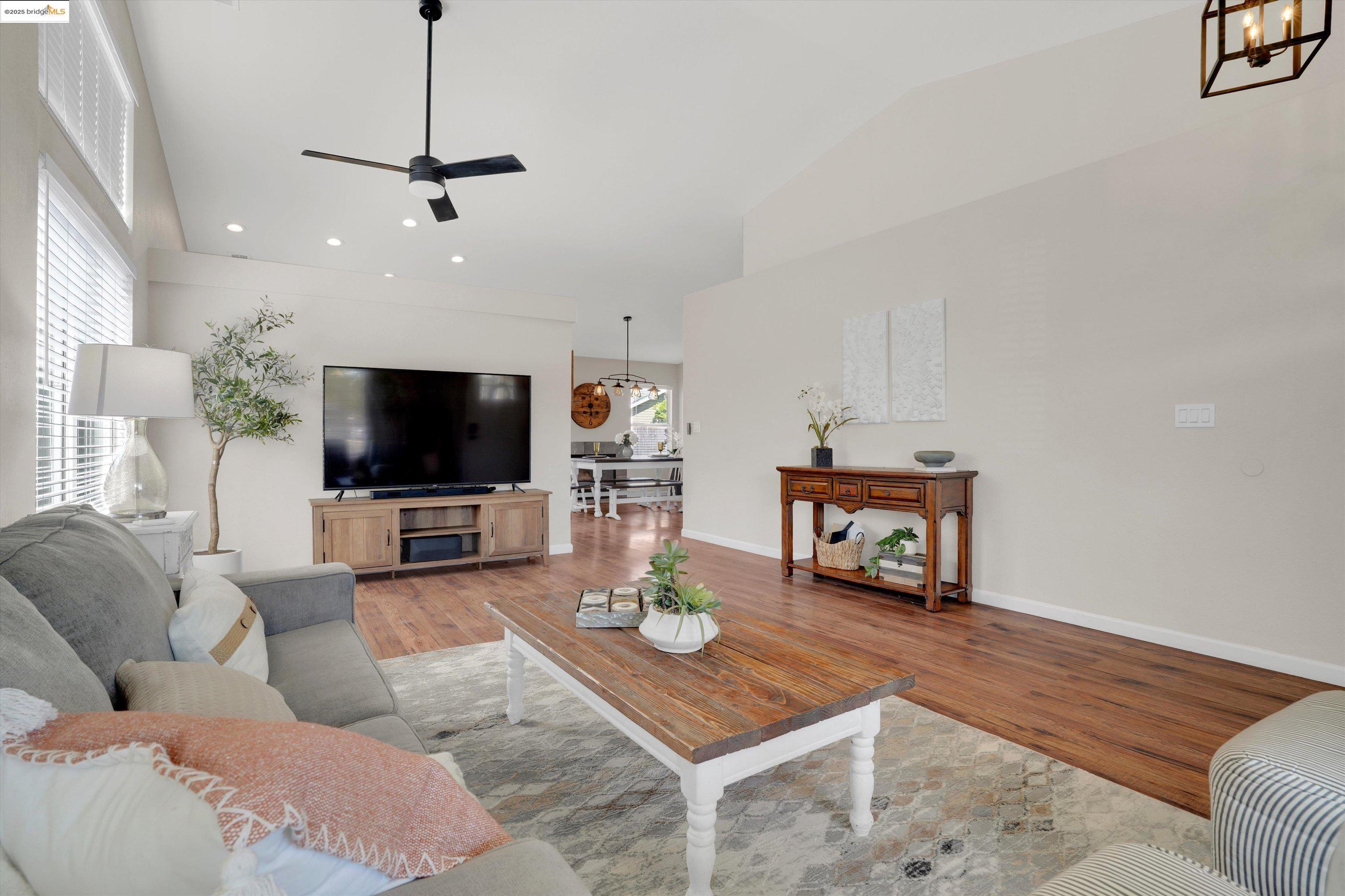Detail Gallery Image 9 of 30 For 3807 Pato Ln, Oakley,  CA 94561 - 3 Beds | 2 Baths