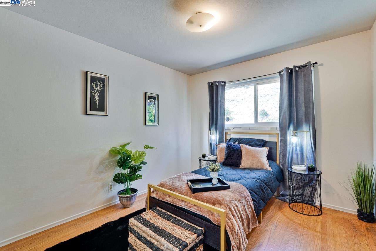 Detail Gallery Image 22 of 37 For 82 Elysian Fields Dr., Oakland,  CA 94605 - 4 Beds | 2/1 Baths