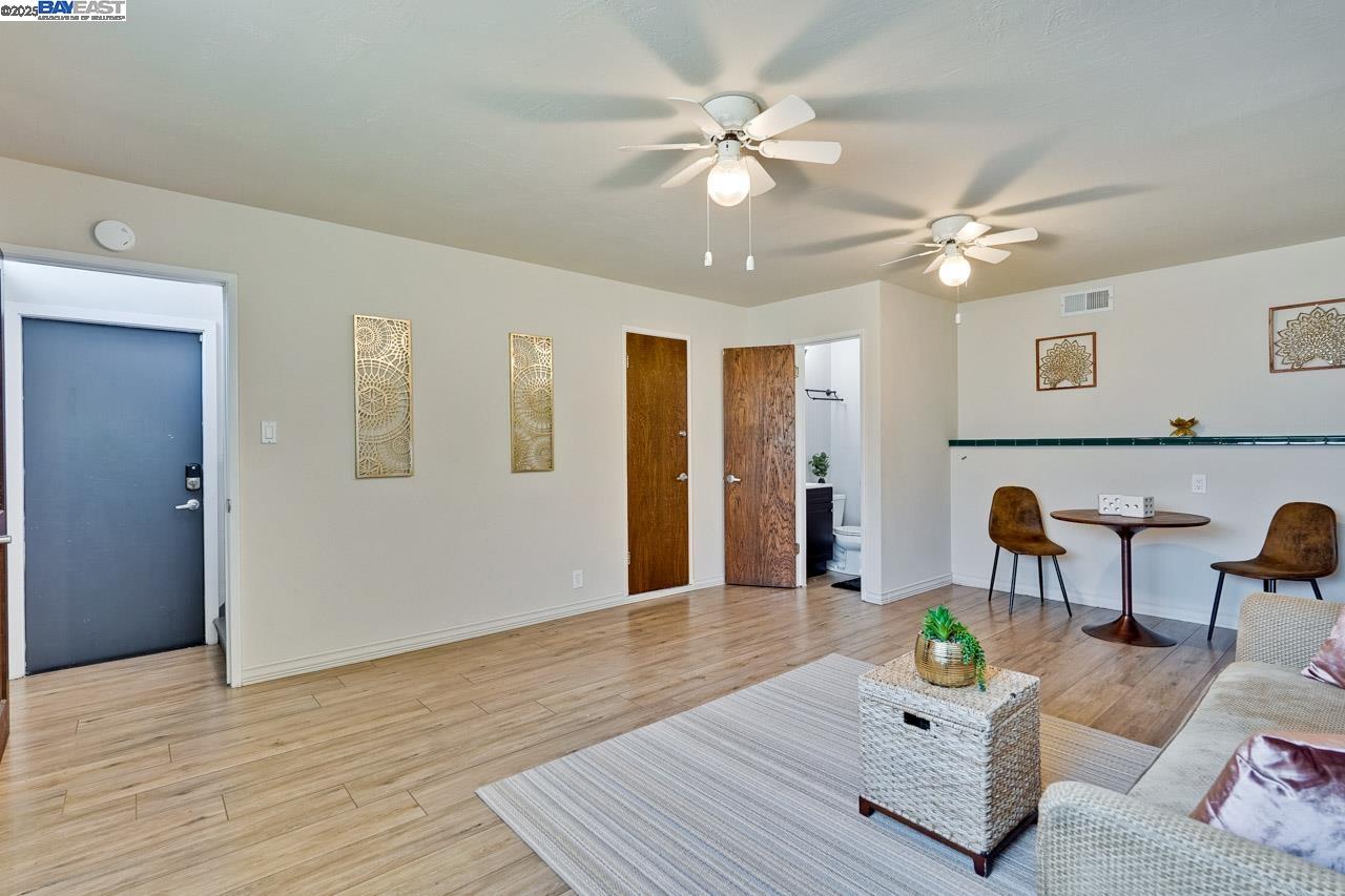 Detail Gallery Image 25 of 37 For 82 Elysian Fields Dr., Oakland,  CA 94605 - 4 Beds | 2/1 Baths