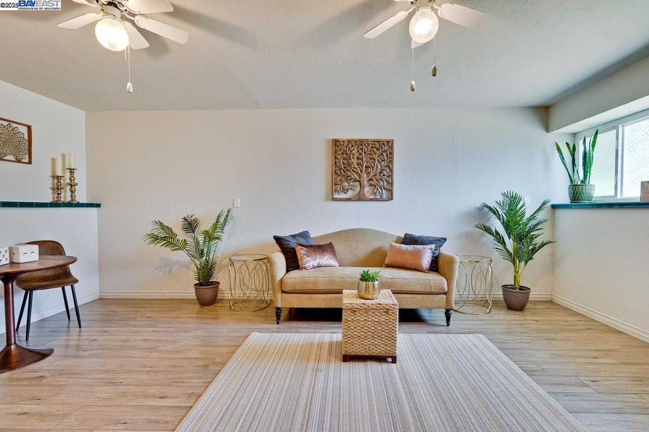 Detail Gallery Image 26 of 37 For 82 Elysian Fields Dr., Oakland,  CA 94605 - 4 Beds | 2/1 Baths