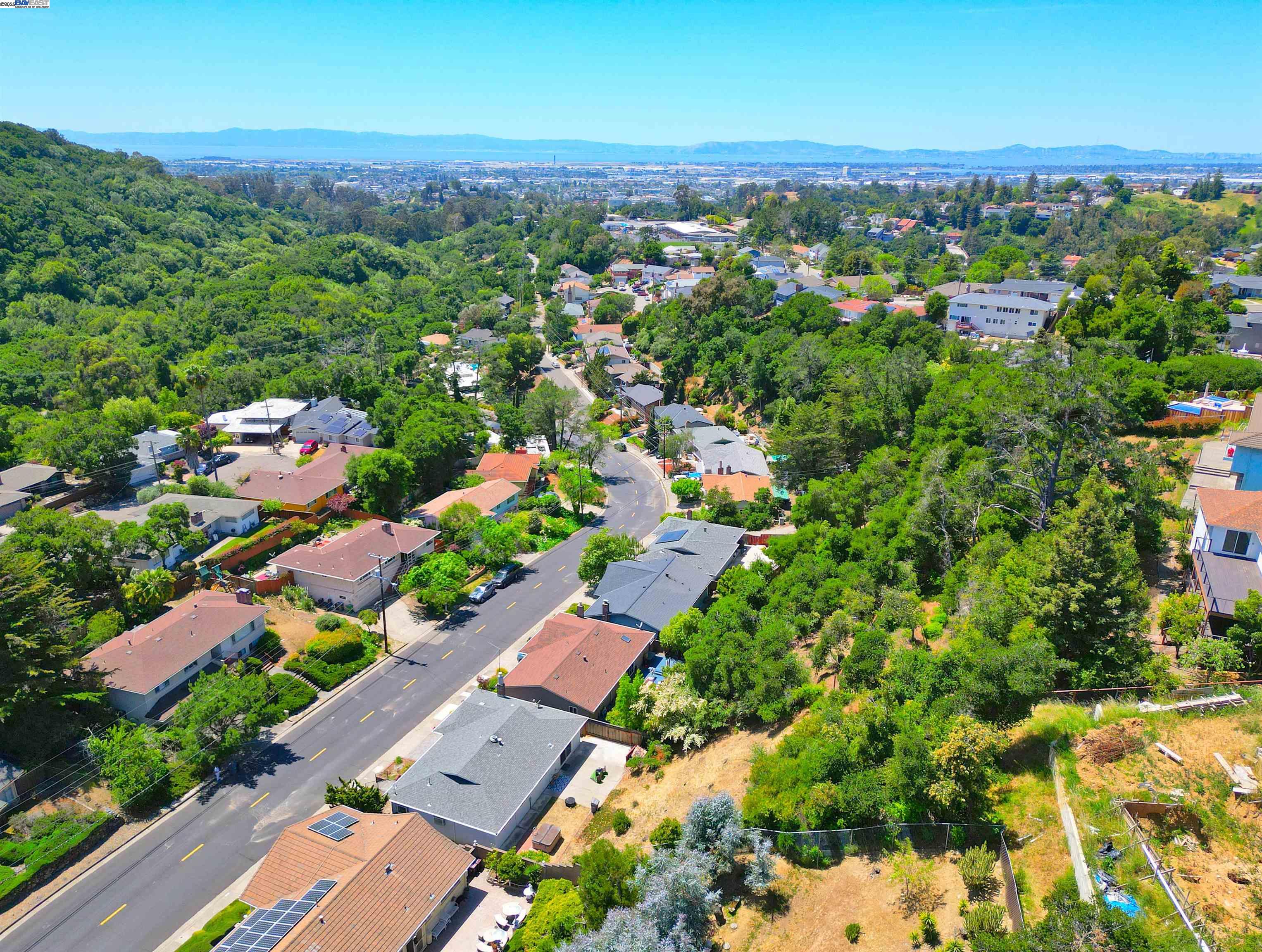 Detail Gallery Image 33 of 37 For 82 Elysian Fields Dr., Oakland,  CA 94605 - 4 Beds | 2/1 Baths