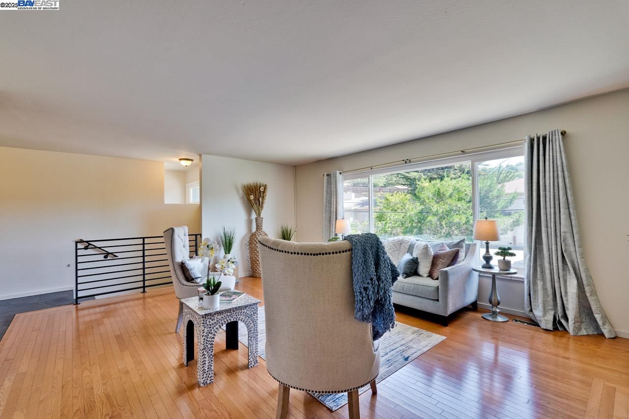 Detail Gallery Image 6 of 37 For 82 Elysian Fields Dr., Oakland,  CA 94605 - 4 Beds | 2/1 Baths