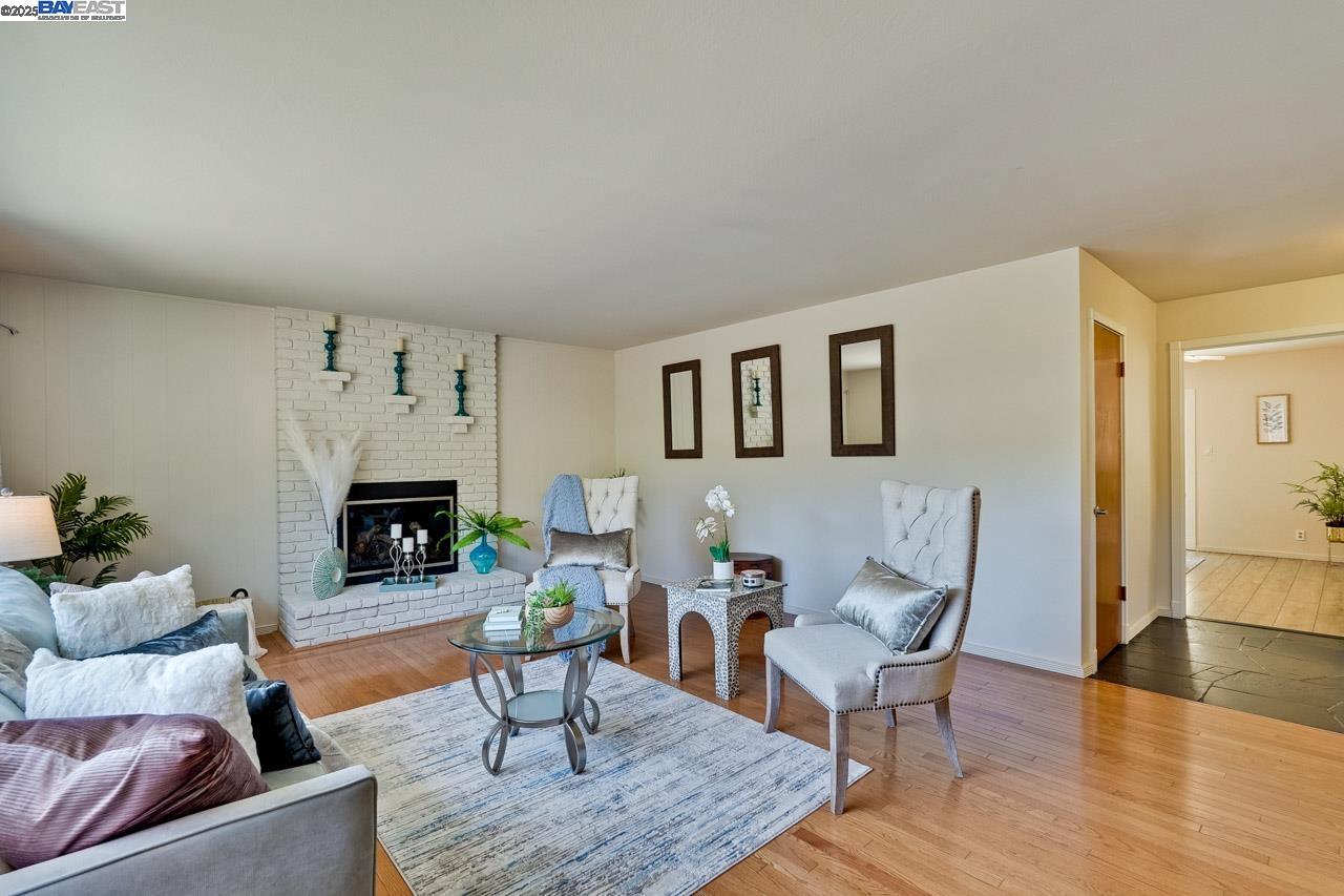 Detail Gallery Image 9 of 37 For 82 Elysian Fields Dr., Oakland,  CA 94605 - 4 Beds | 2/1 Baths