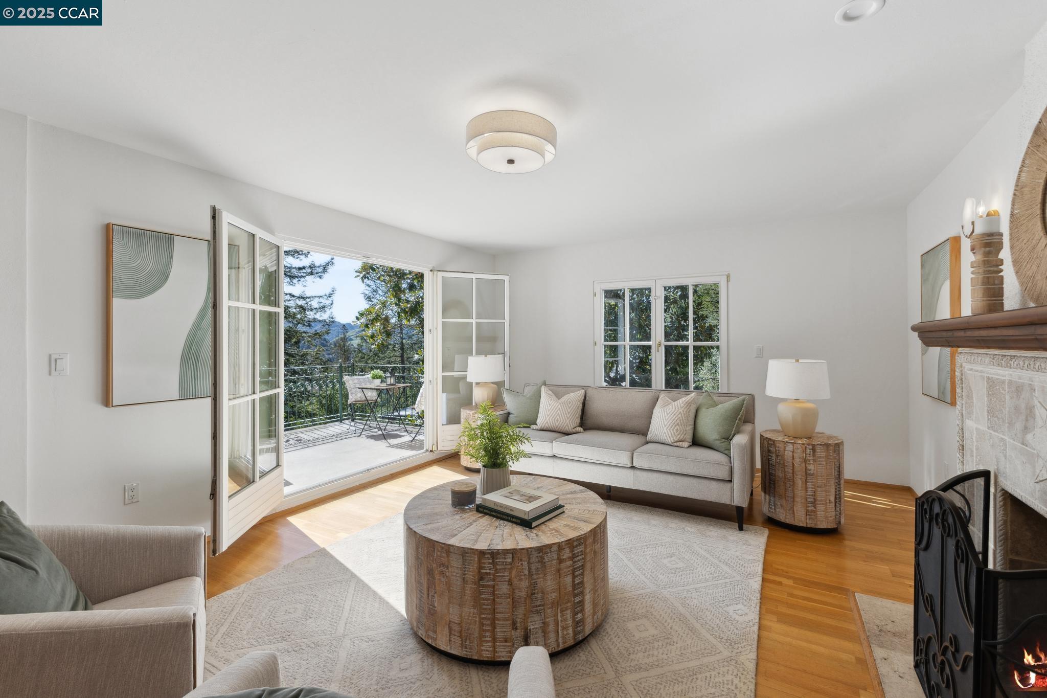 Detail Gallery Image 13 of 60 For 40 Las Palomas, Orinda,  CA 94563-1527 - 4 Beds | 3/1 Baths