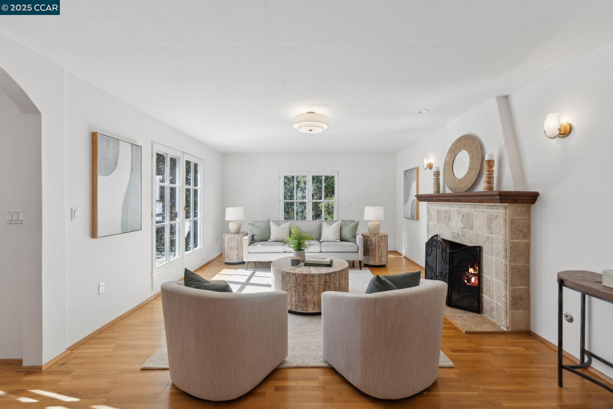 Detail Gallery Image 14 of 60 For 40 Las Palomas, Orinda,  CA 94563-1527 - 4 Beds | 3/1 Baths