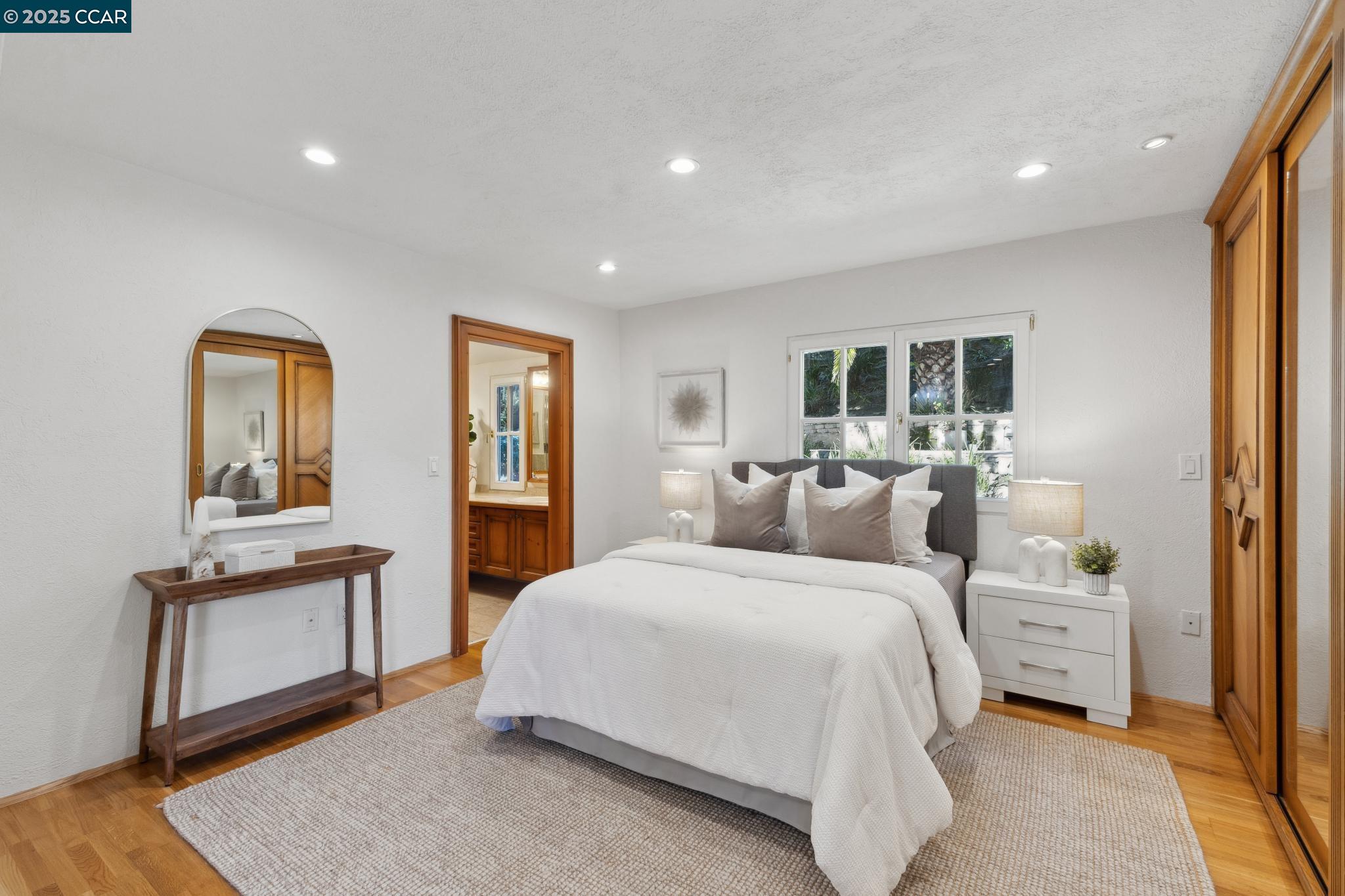 Detail Gallery Image 19 of 60 For 40 Las Palomas, Orinda,  CA 94563-1527 - 4 Beds | 3/1 Baths
