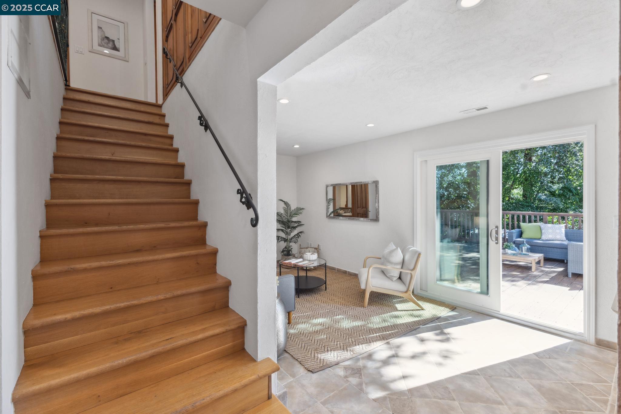 Detail Gallery Image 25 of 60 For 40 Las Palomas, Orinda,  CA 94563-1527 - 4 Beds | 3/1 Baths