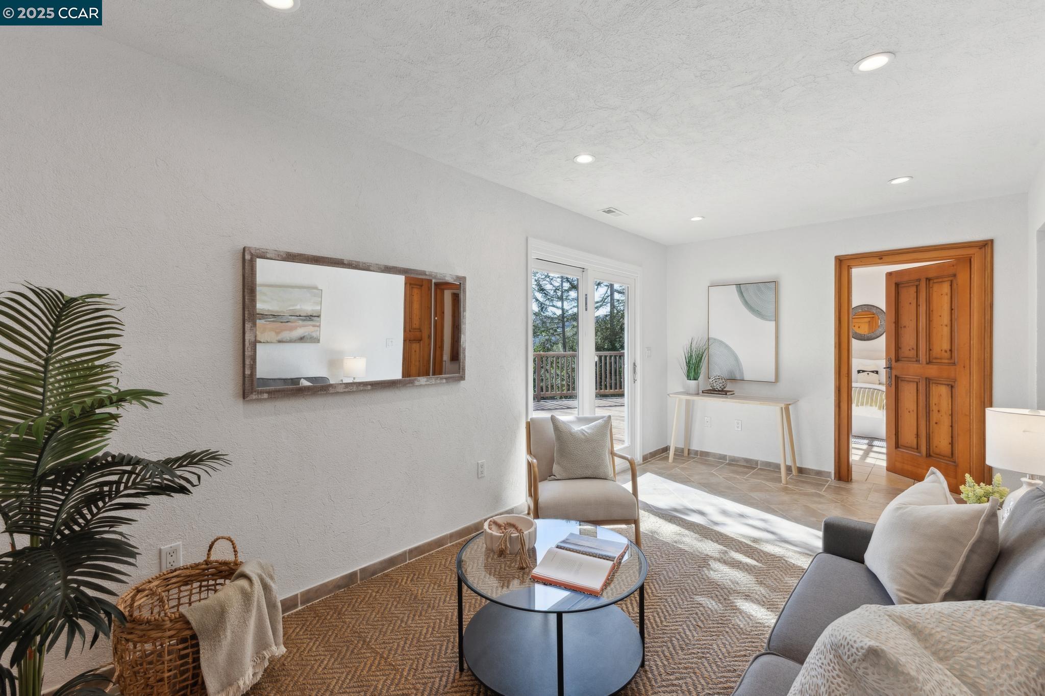 Detail Gallery Image 26 of 60 For 40 Las Palomas, Orinda,  CA 94563-1527 - 4 Beds | 3/1 Baths