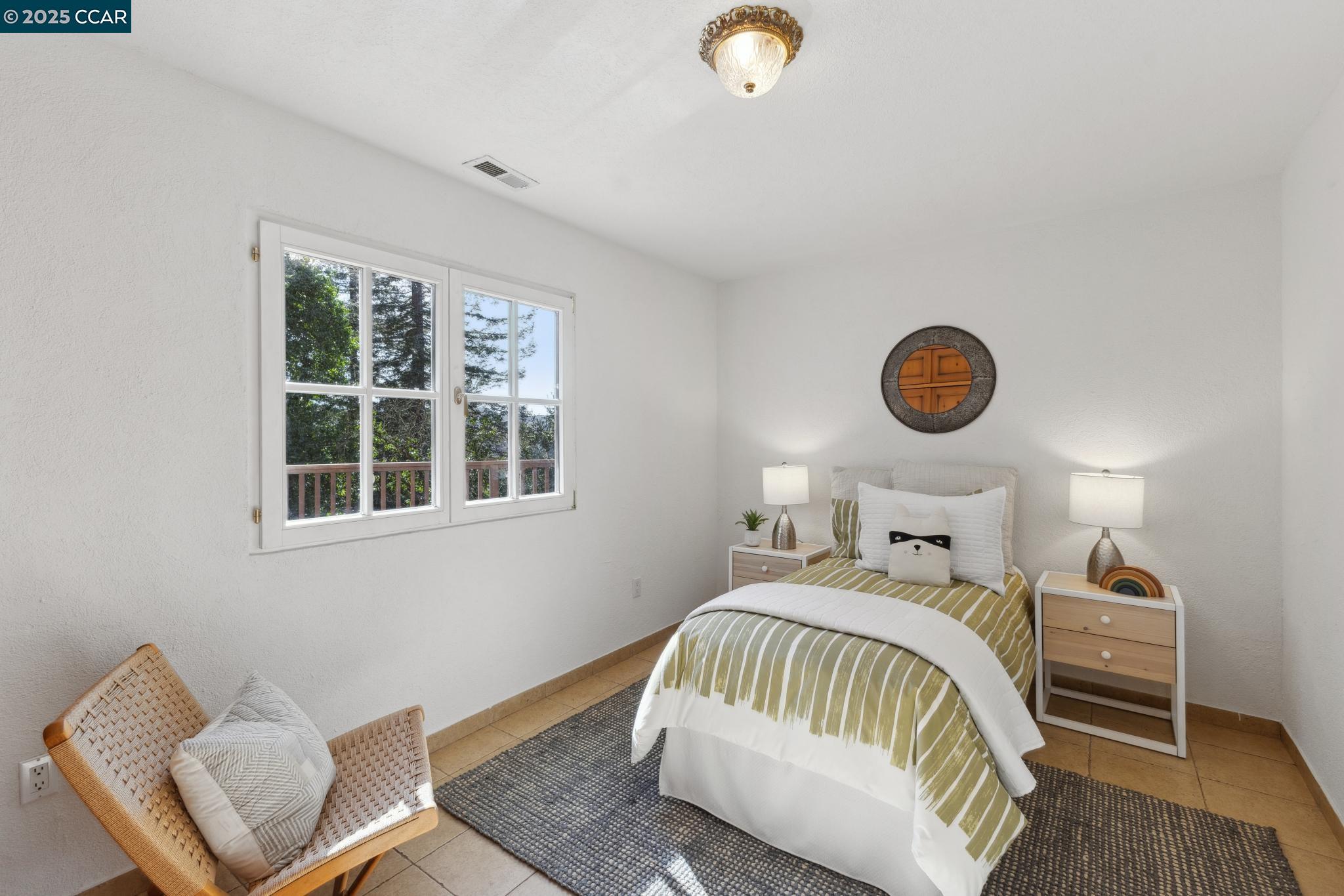 Detail Gallery Image 29 of 60 For 40 Las Palomas, Orinda,  CA 94563-1527 - 4 Beds | 3/1 Baths