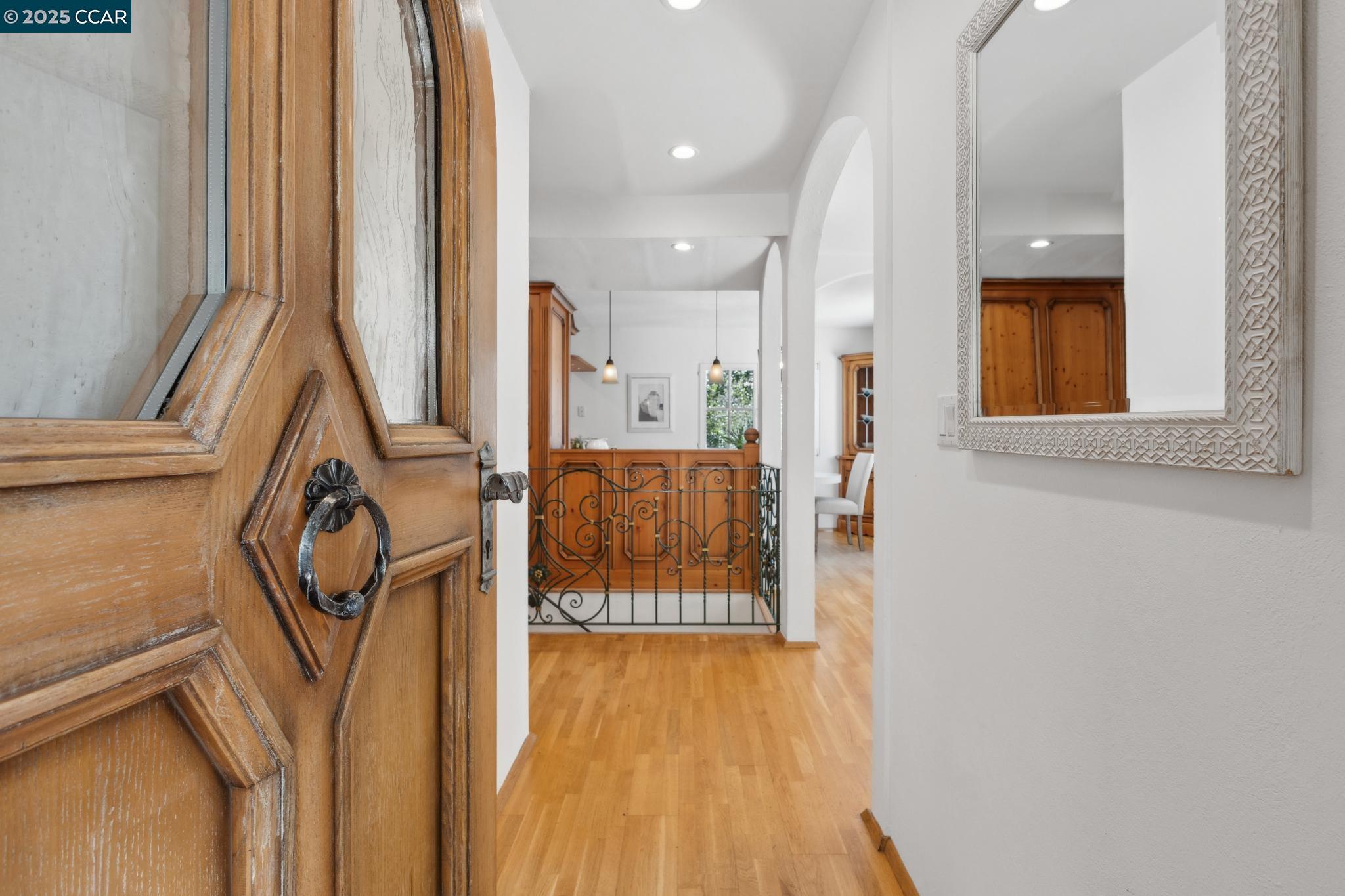 Detail Gallery Image 4 of 60 For 40 Las Palomas, Orinda,  CA 94563-1527 - 4 Beds | 3/1 Baths