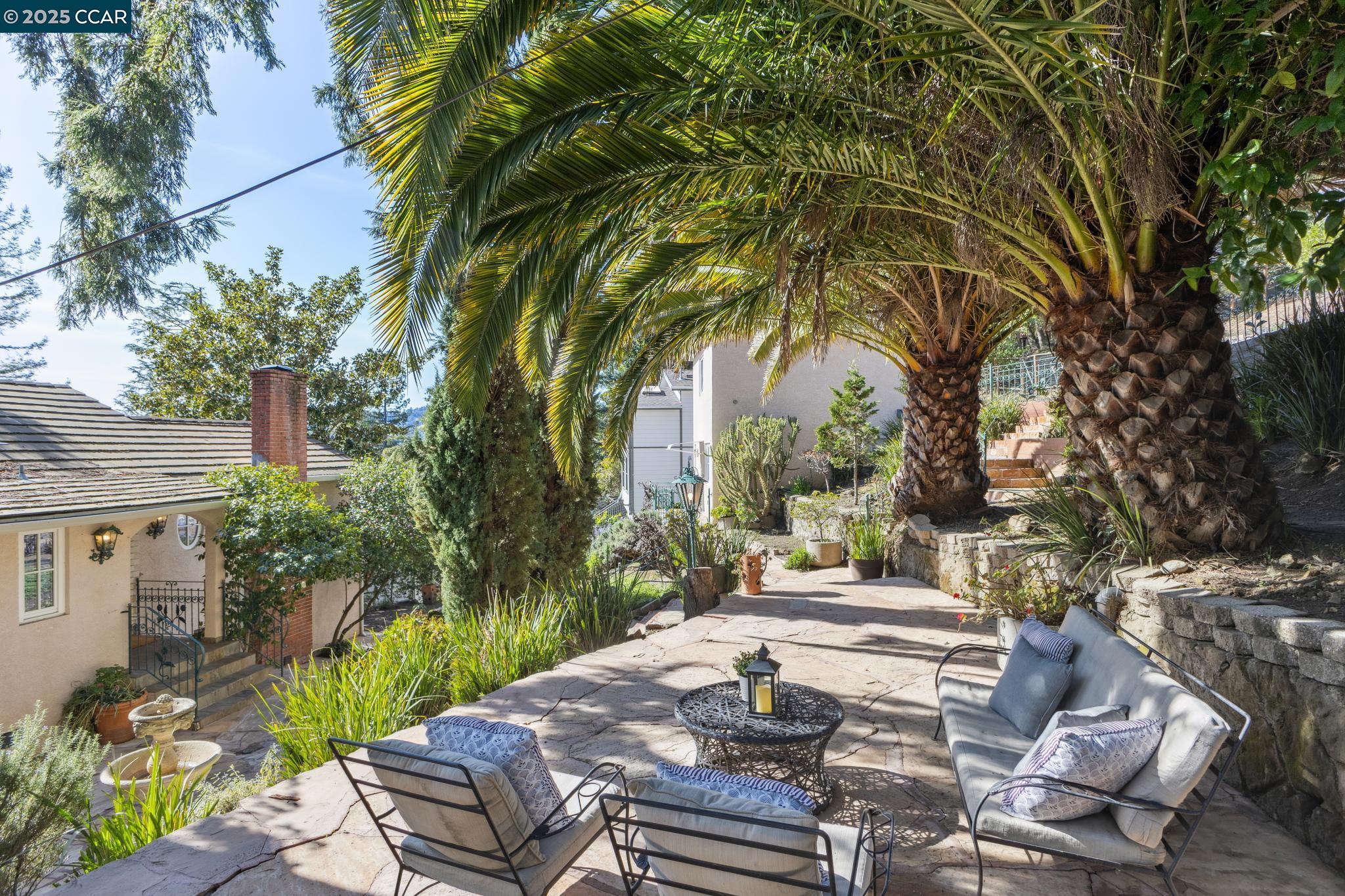 Detail Gallery Image 40 of 60 For 40 Las Palomas, Orinda,  CA 94563-1527 - 4 Beds | 3/1 Baths