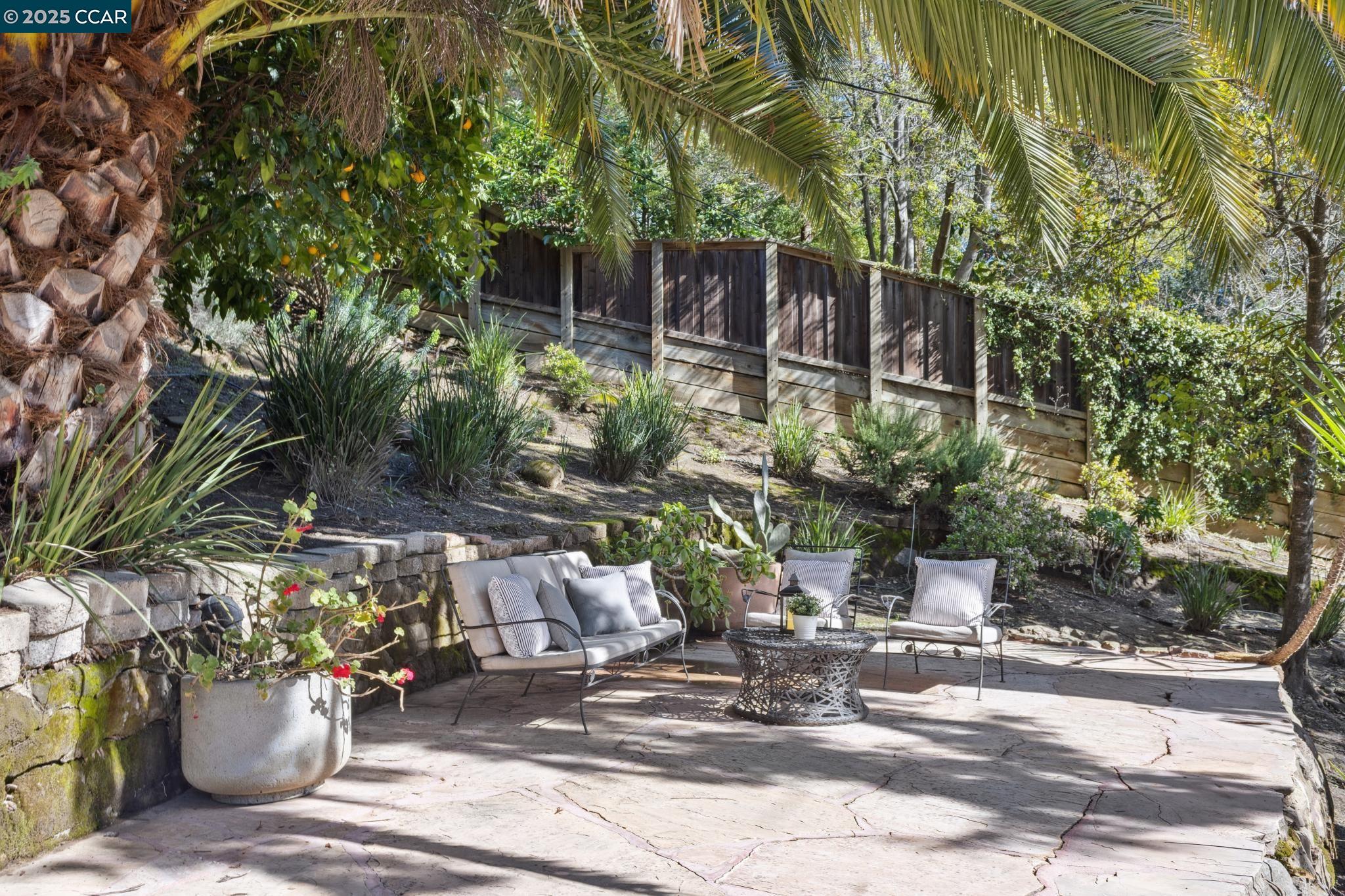 Detail Gallery Image 41 of 60 For 40 Las Palomas, Orinda,  CA 94563-1527 - 4 Beds | 3/1 Baths