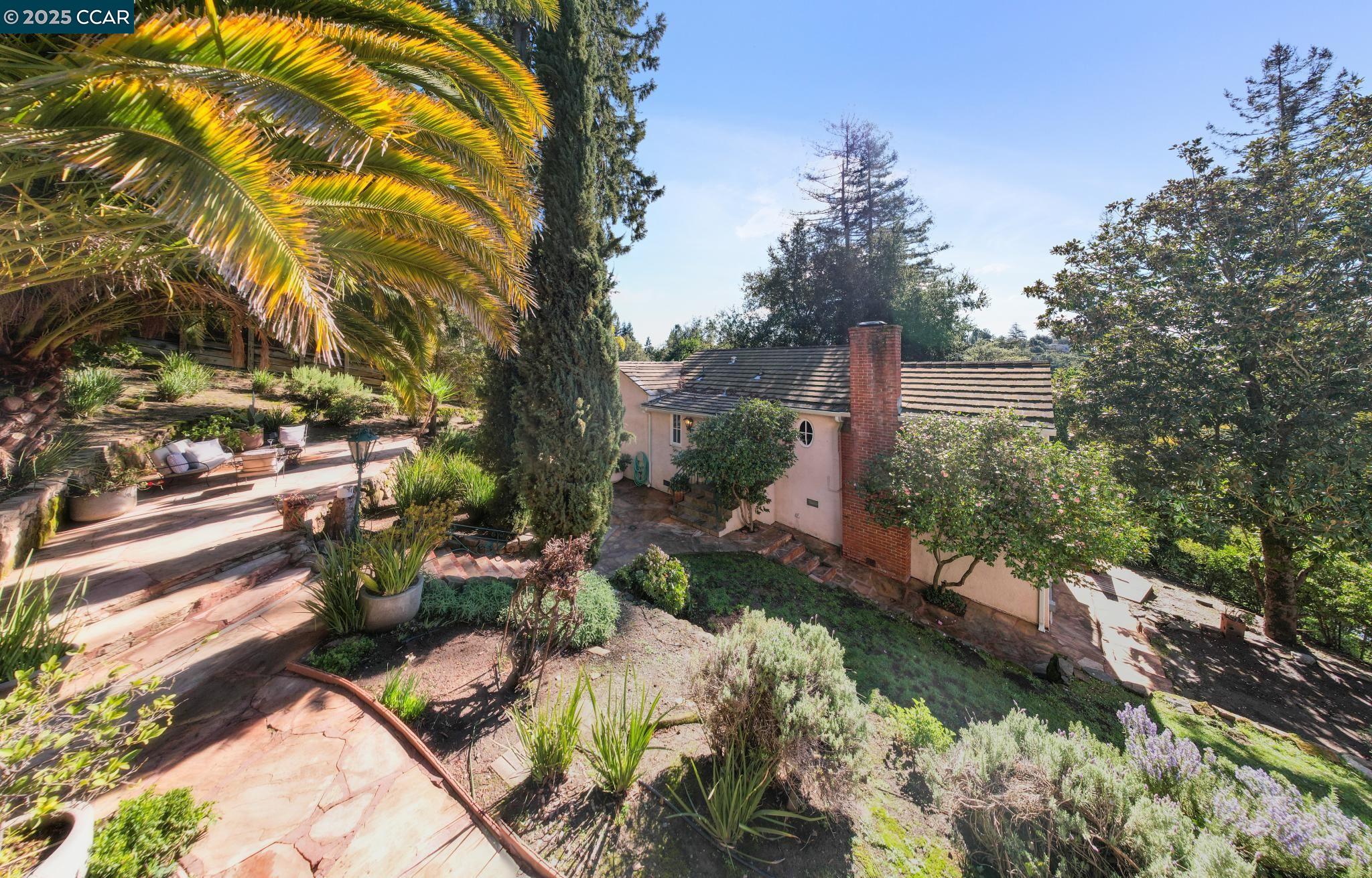 Detail Gallery Image 42 of 60 For 40 Las Palomas, Orinda,  CA 94563-1527 - 4 Beds | 3/1 Baths