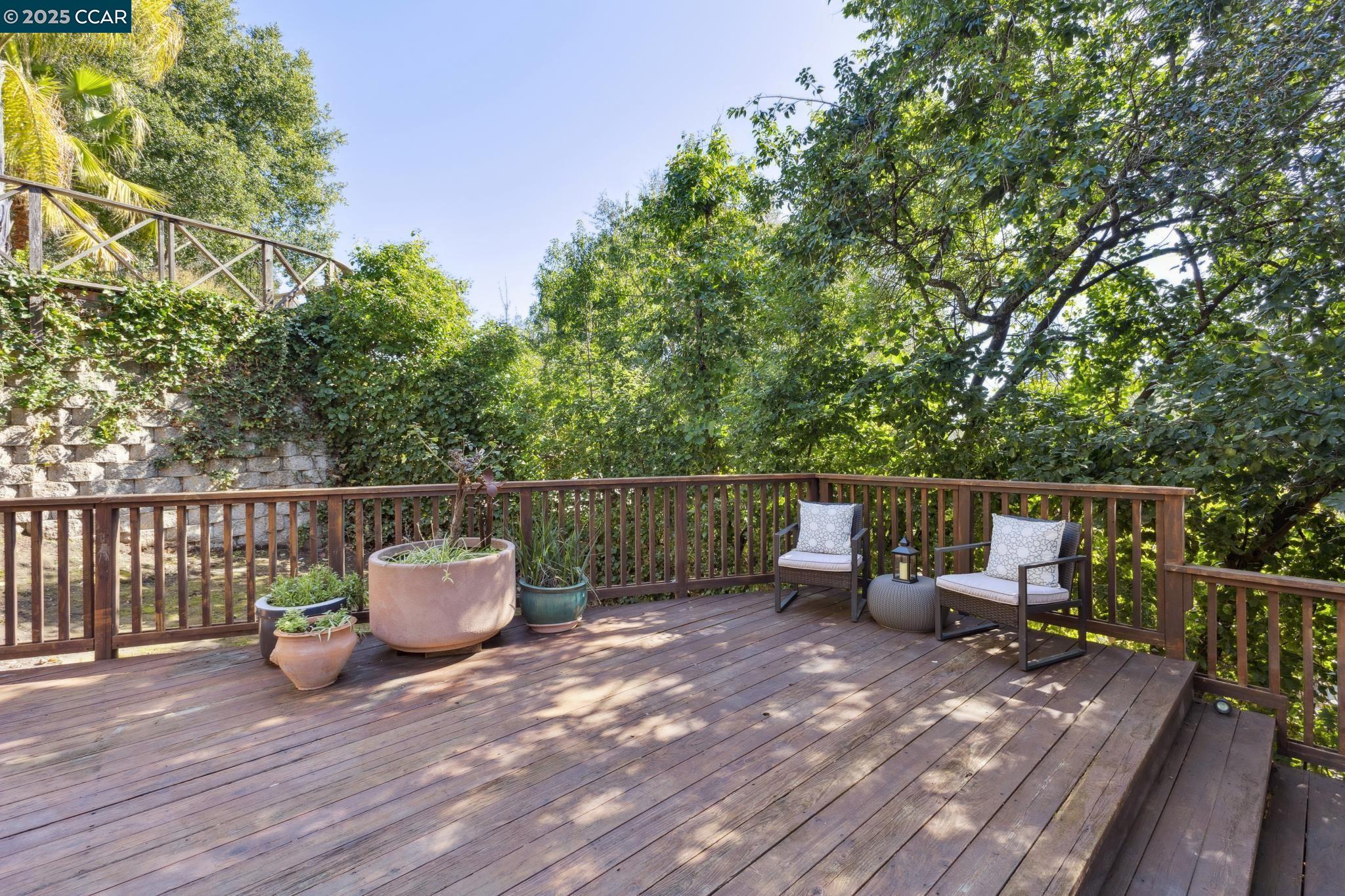 Detail Gallery Image 45 of 60 For 40 Las Palomas, Orinda,  CA 94563-1527 - 4 Beds | 3/1 Baths