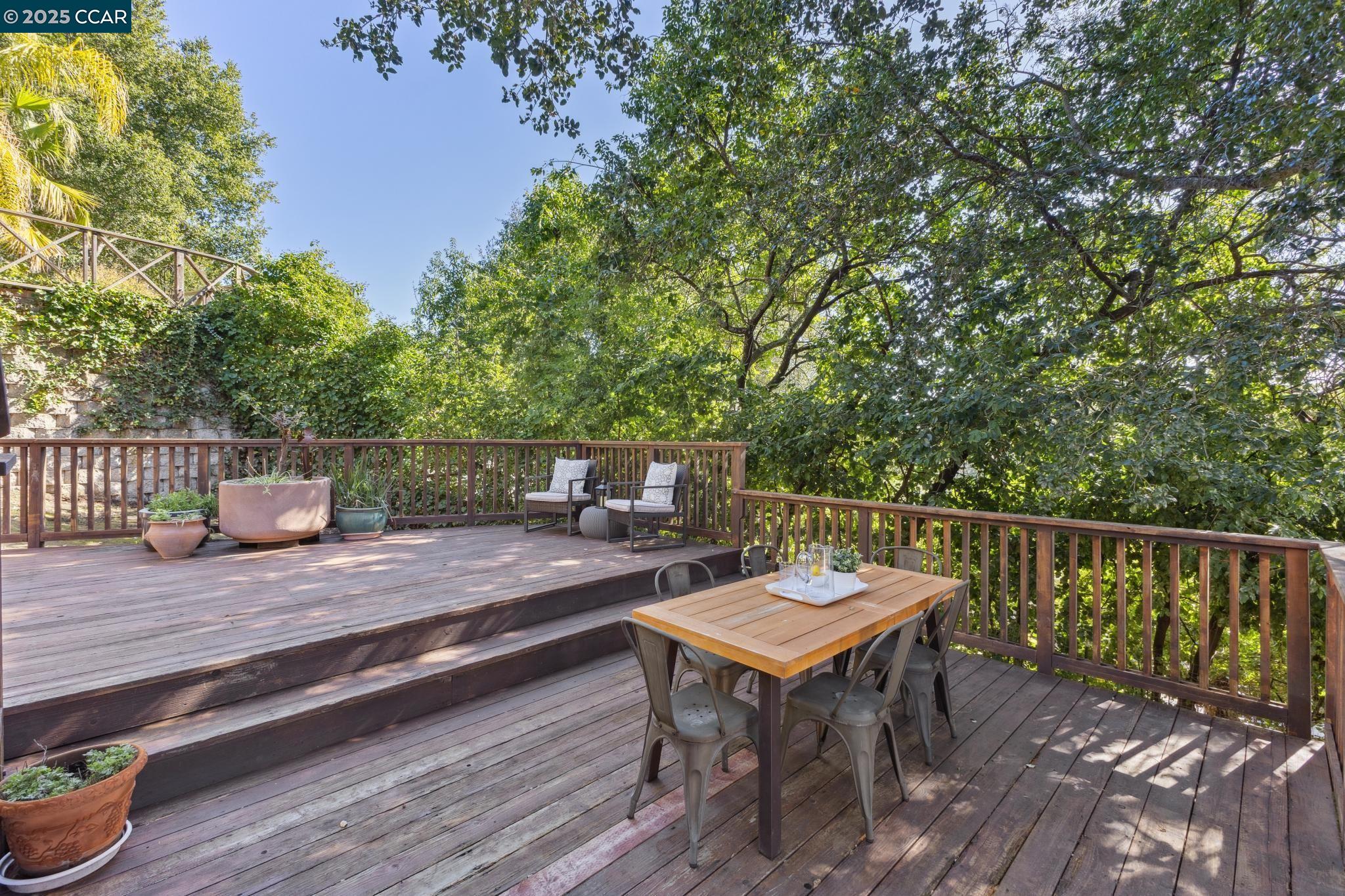 Detail Gallery Image 47 of 60 For 40 Las Palomas, Orinda,  CA 94563-1527 - 4 Beds | 3/1 Baths
