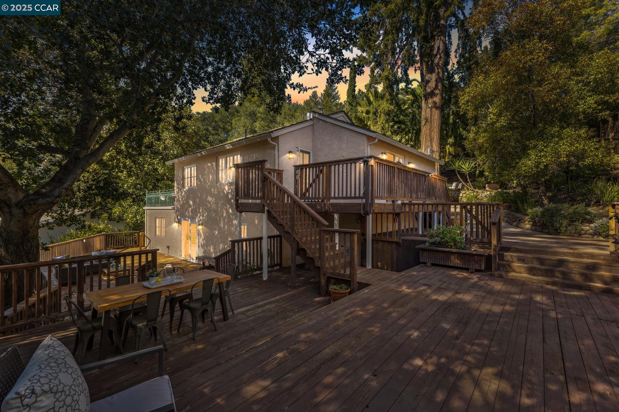 Detail Gallery Image 55 of 60 For 40 Las Palomas, Orinda,  CA 94563-1527 - 4 Beds | 3/1 Baths
